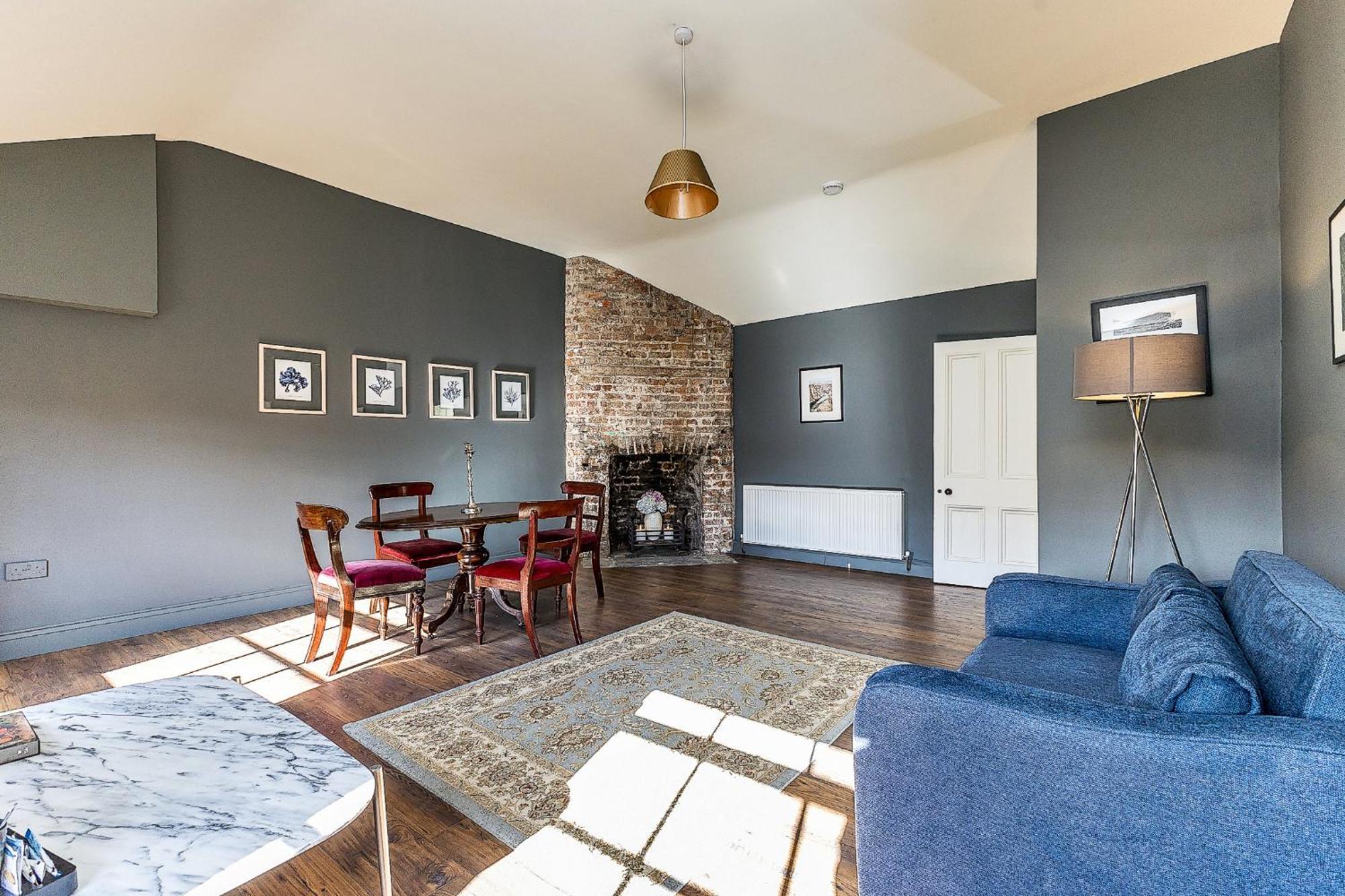 Apartment Connaught Apartment, 7 Henrietta Street, Centre Dublin