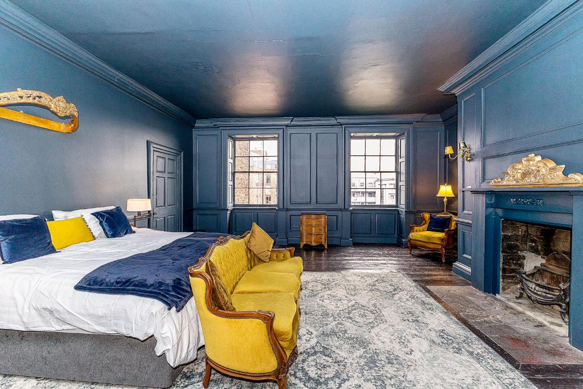 Leinster Apartment, 7 Henrietta Street, Centre Dublin