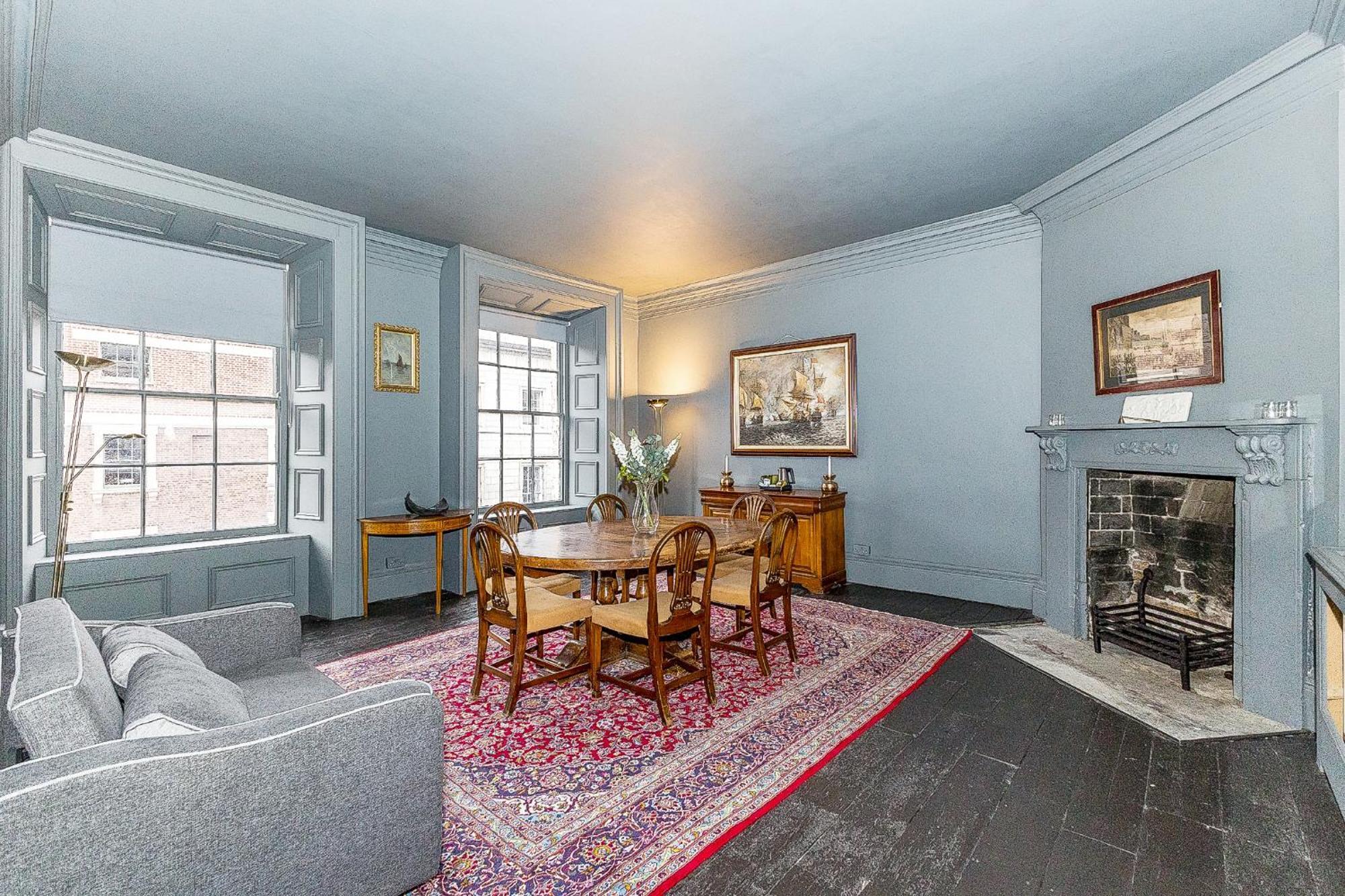 Leinster Apartment, 7 Henrietta Street, Centre Apartment