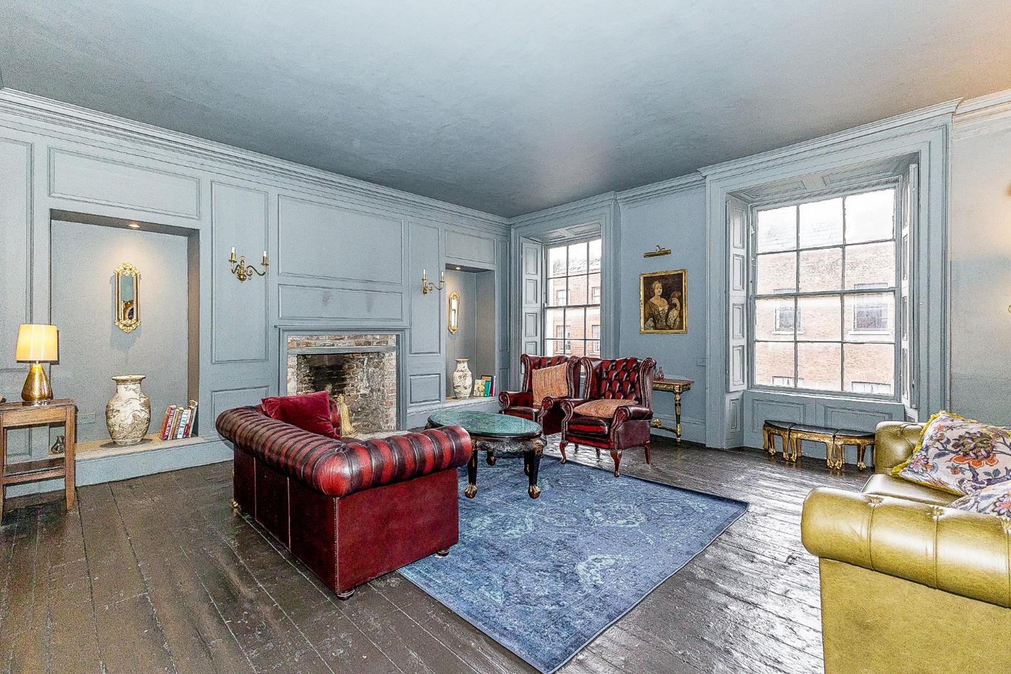 Leinster Apartment, 7 Henrietta Street, Centre *