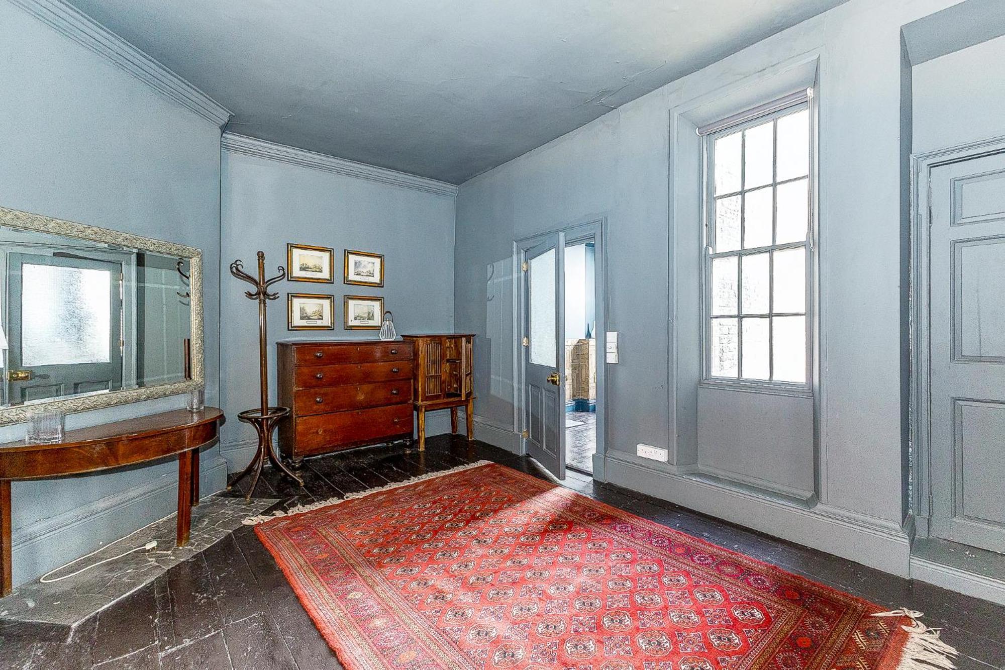 Leinster Apartment, 7 Henrietta Street, Centre * Dublin
