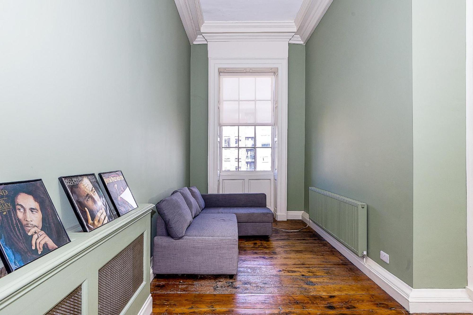 Apartment Munster , 7 Henrietta Street, Centre *