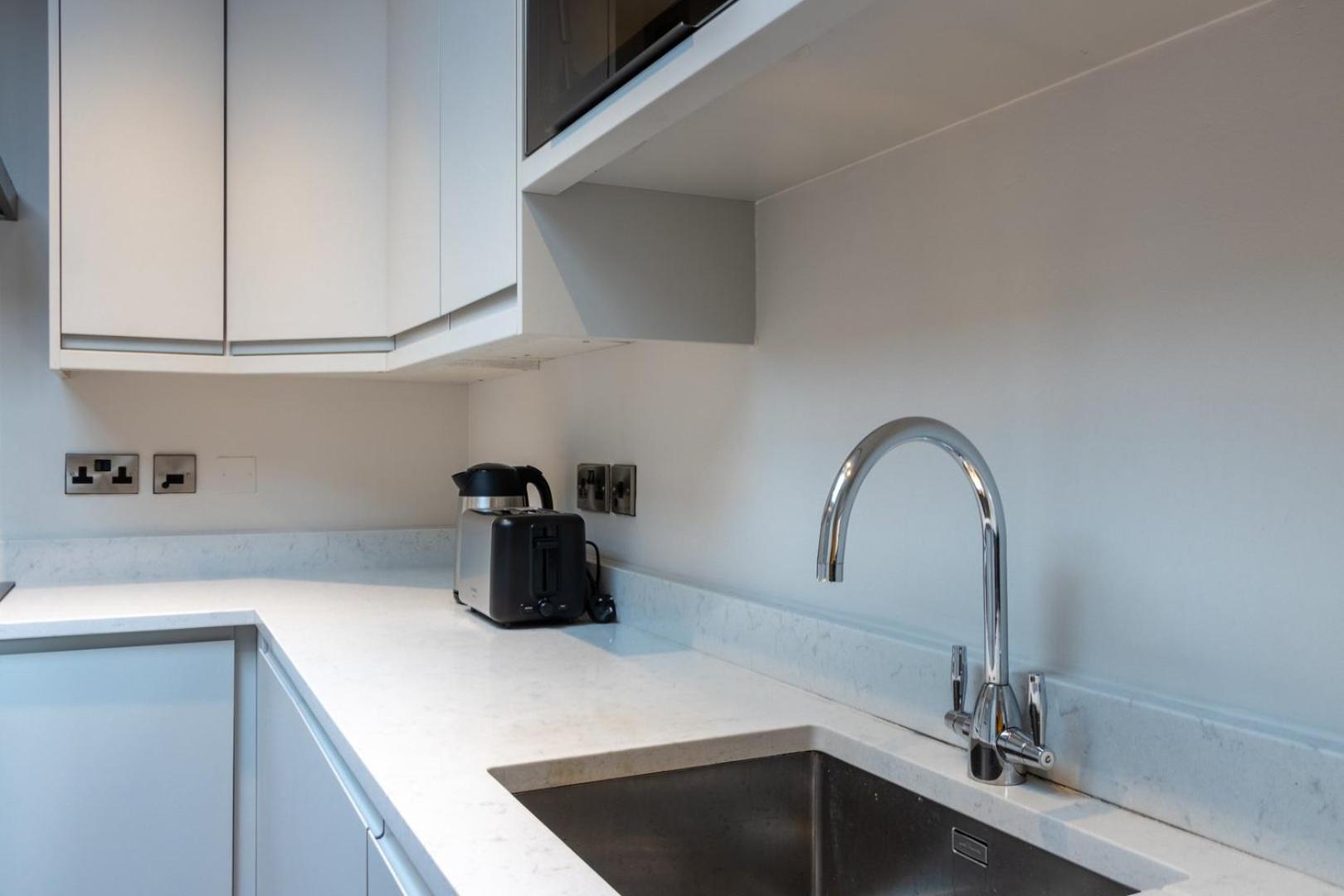 Guestready - Contemporary In *