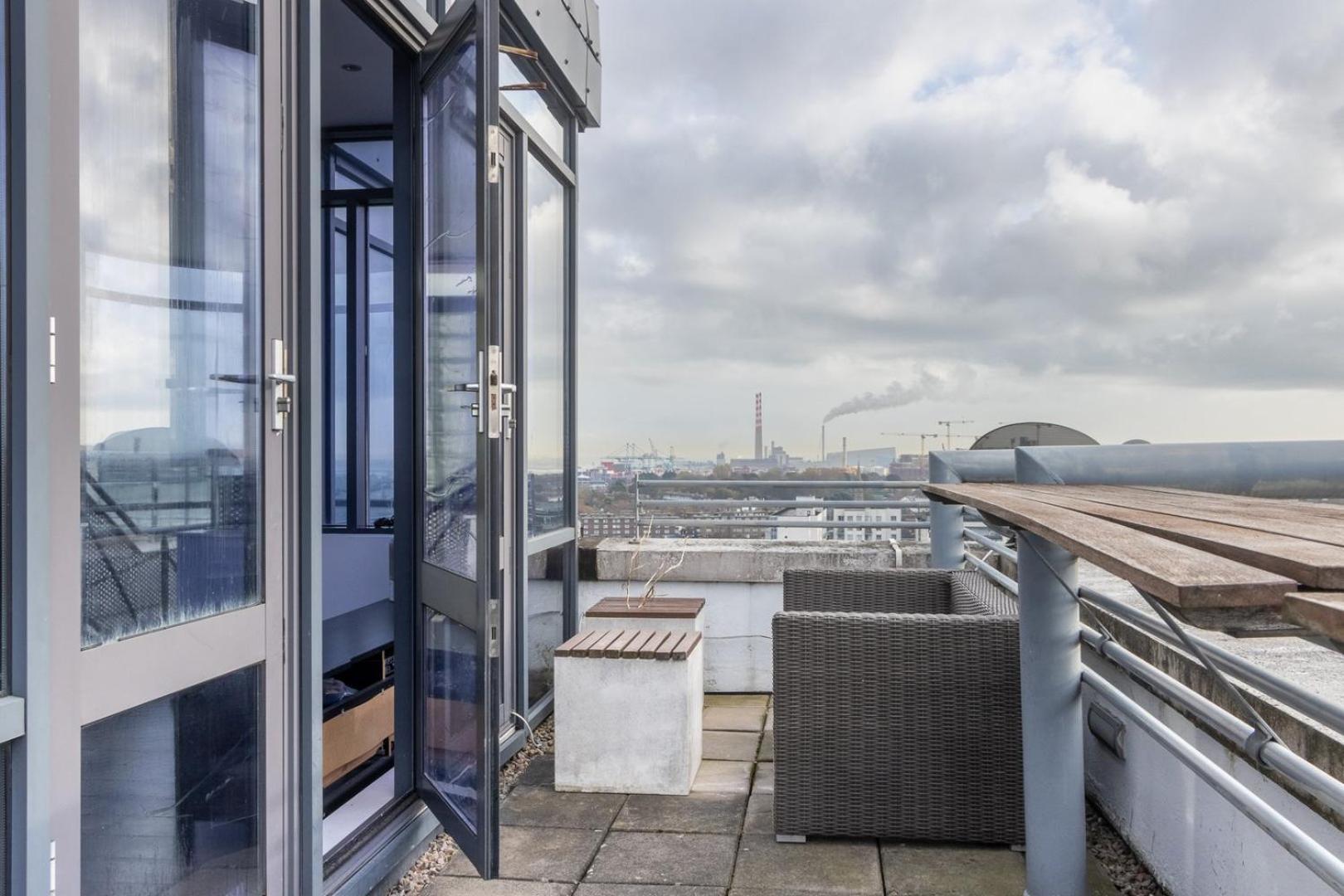 Guestready - Stunning Views From Millenium Tower Apartment *