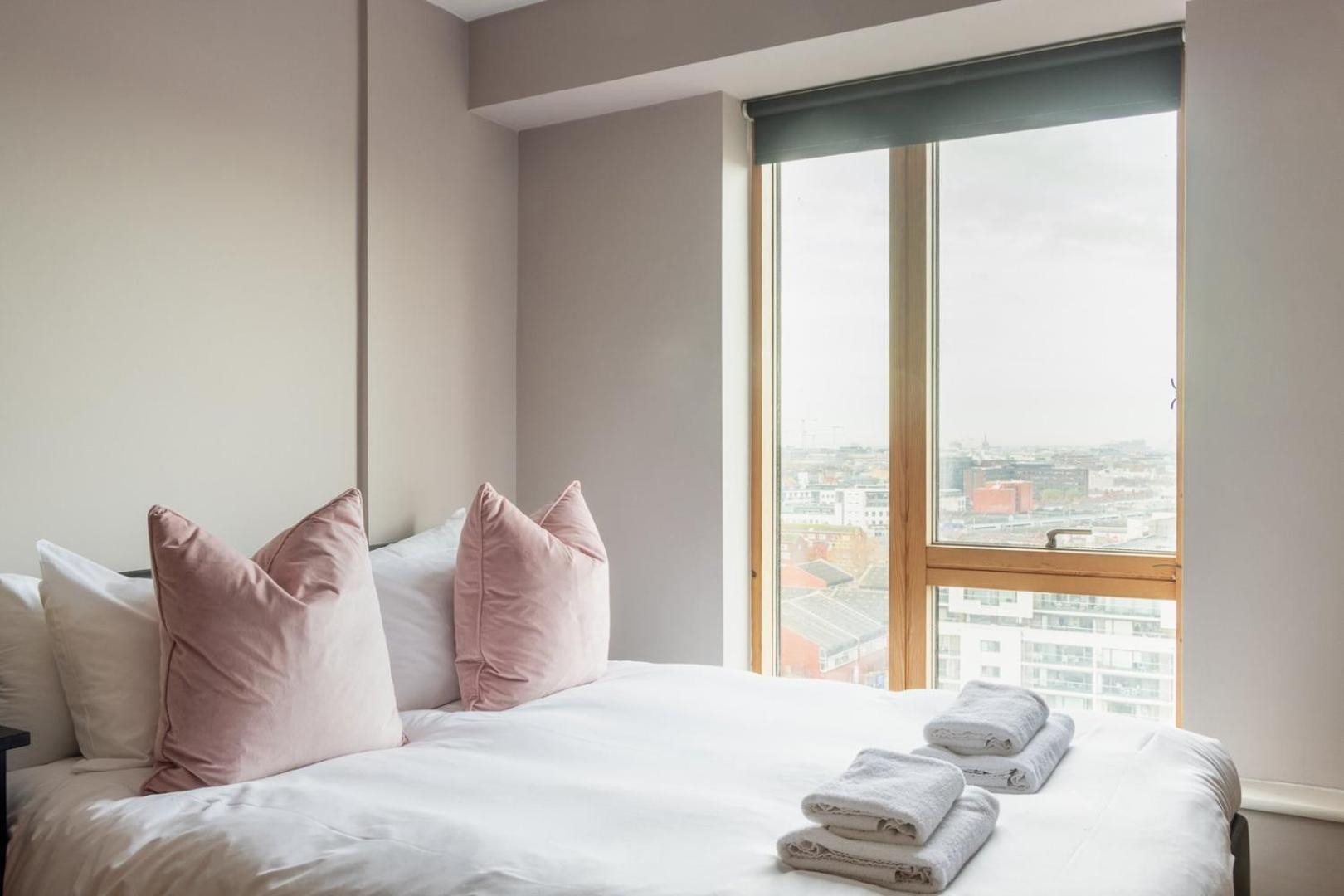 Guestready - Stunning Views From Millenium Tower Apartment *