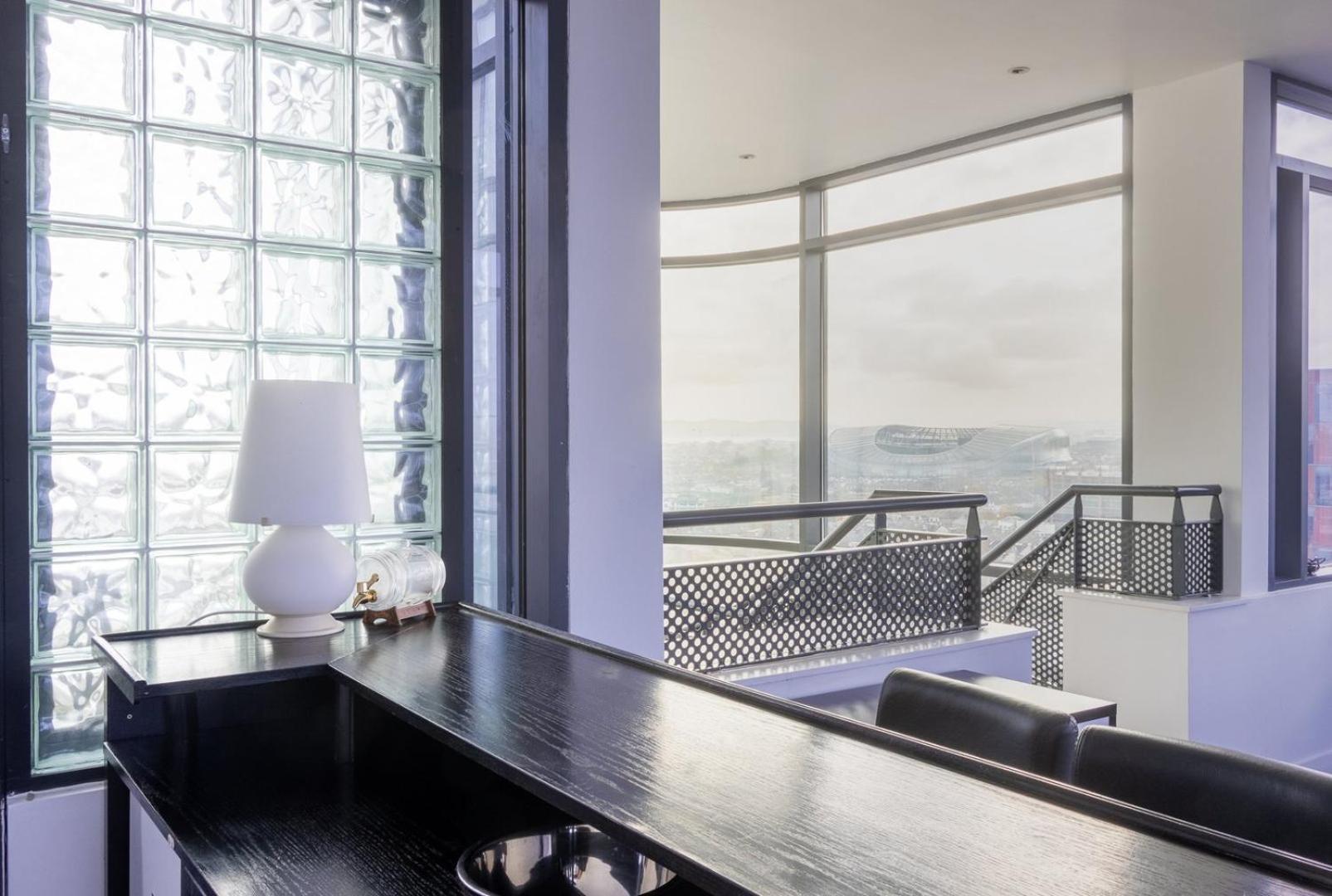 Guestready - Stunning Views From Millenium Tower Apartment *
