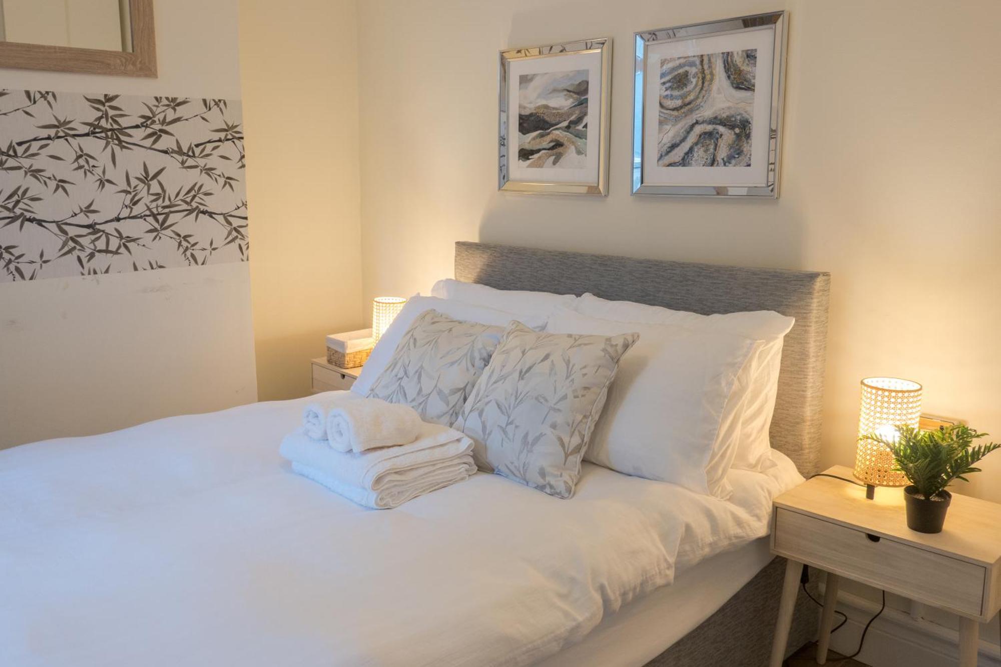 Centre D1 - 2 Bedroom Spacious Modern Duplex House *