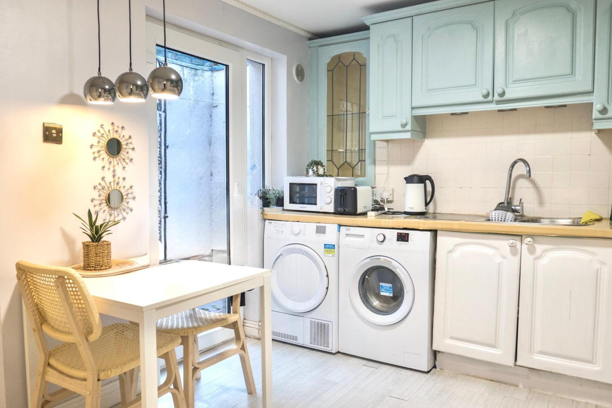 Centre D1 - 2 Bedroom Spacious Modern Duplex House Apartment