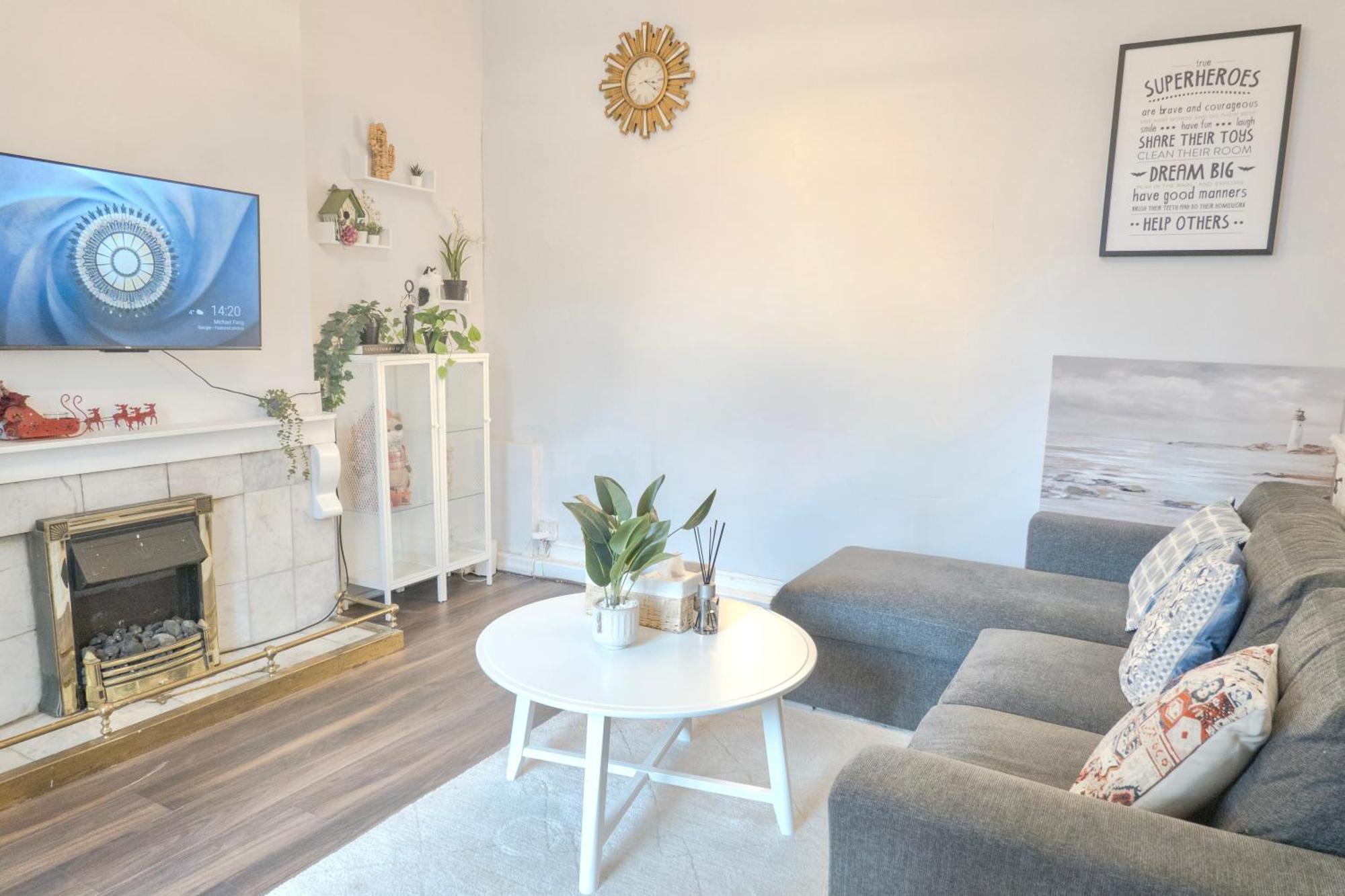 Apartment Centre D1 - 2 Bedroom Spacious Modern Duplex House *