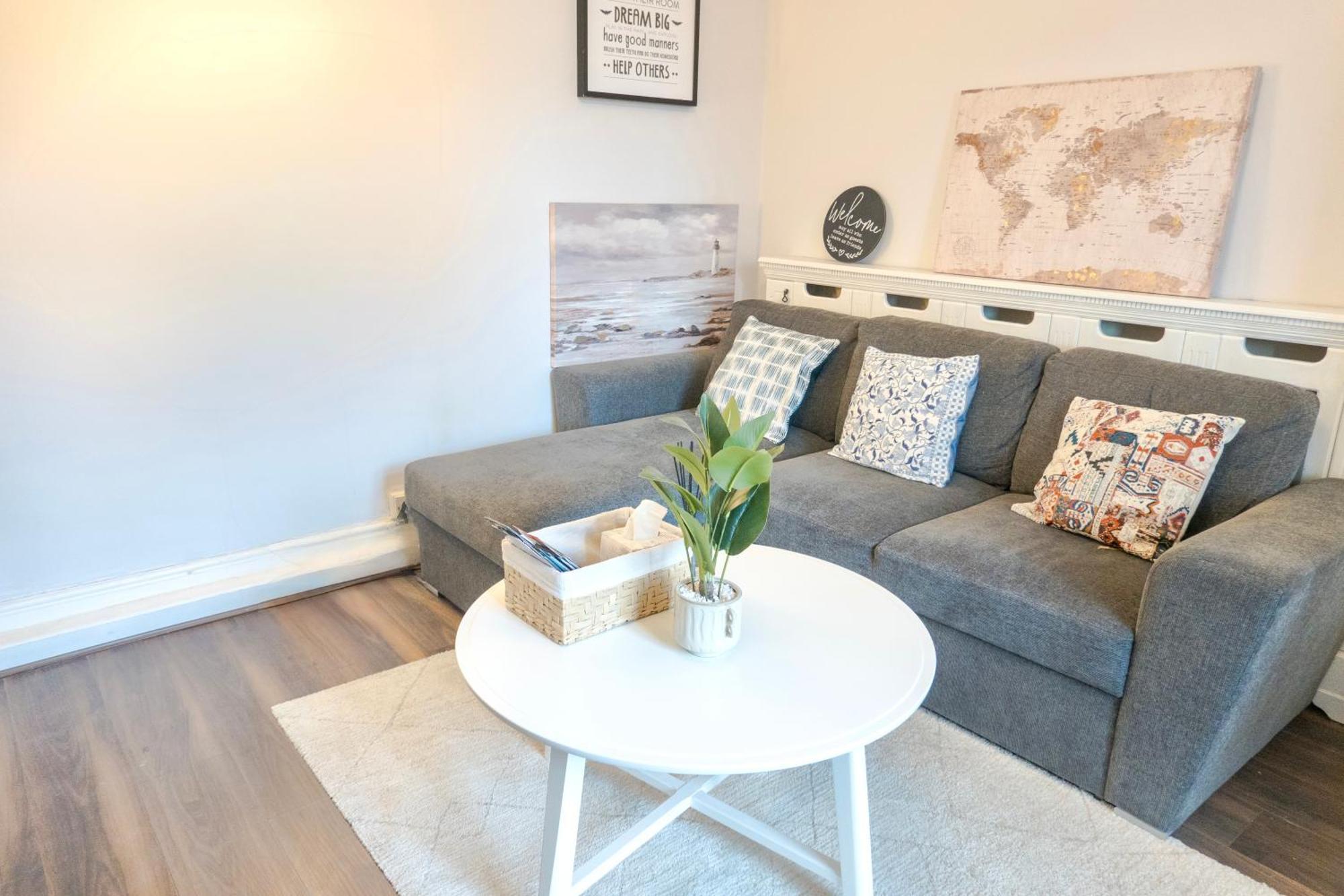 Apartment Centre D1 - 2 Bedroom Spacious Modern Duplex House *