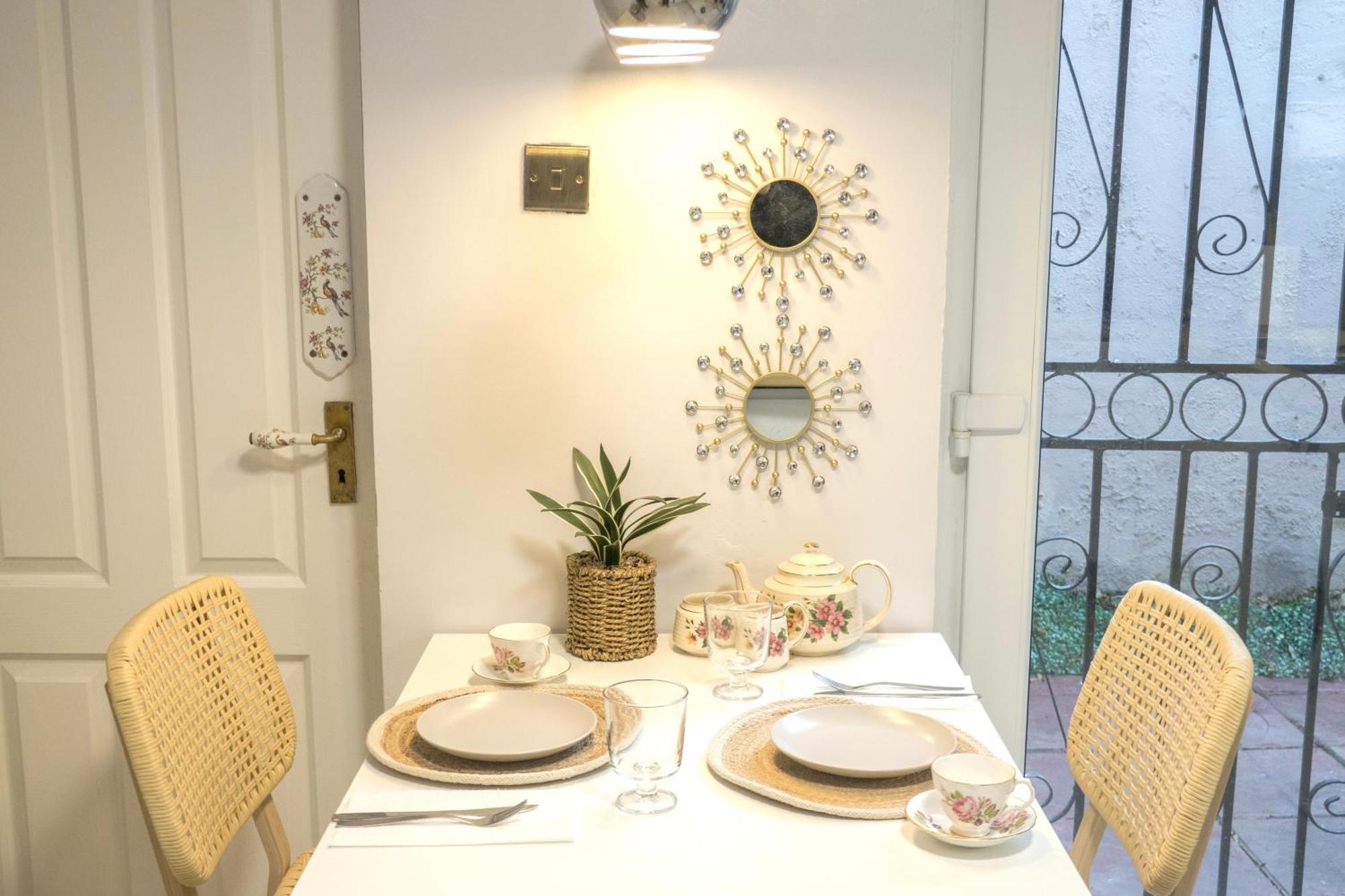 Apartment Centre D1 - 2 Bedroom Spacious Modern Duplex House *