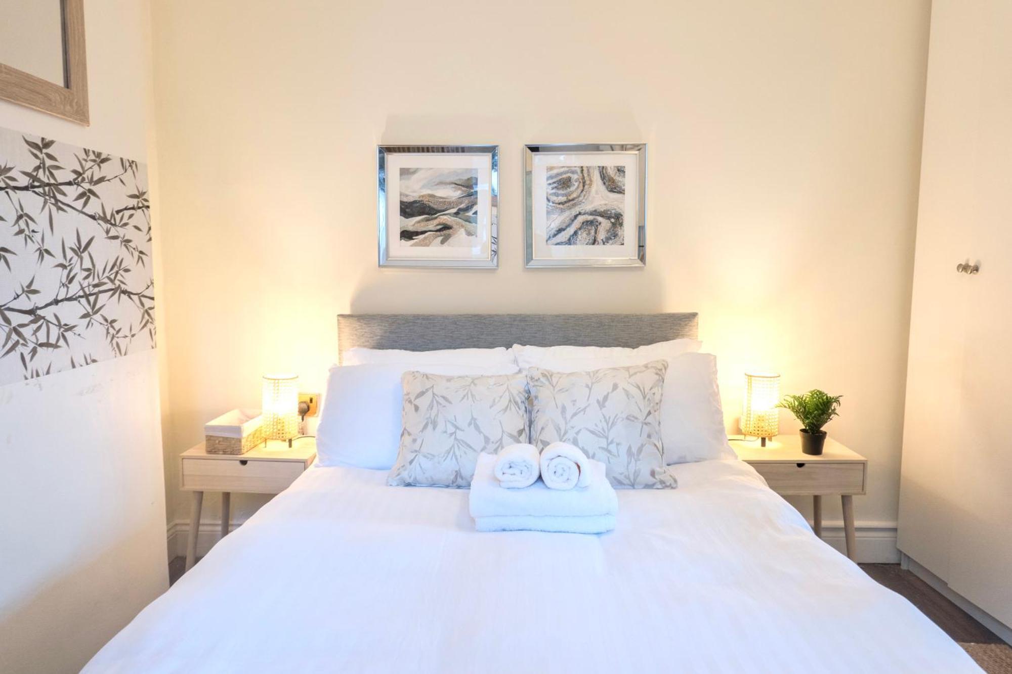 Centre D1 - 2 Bedroom Spacious Modern Duplex House