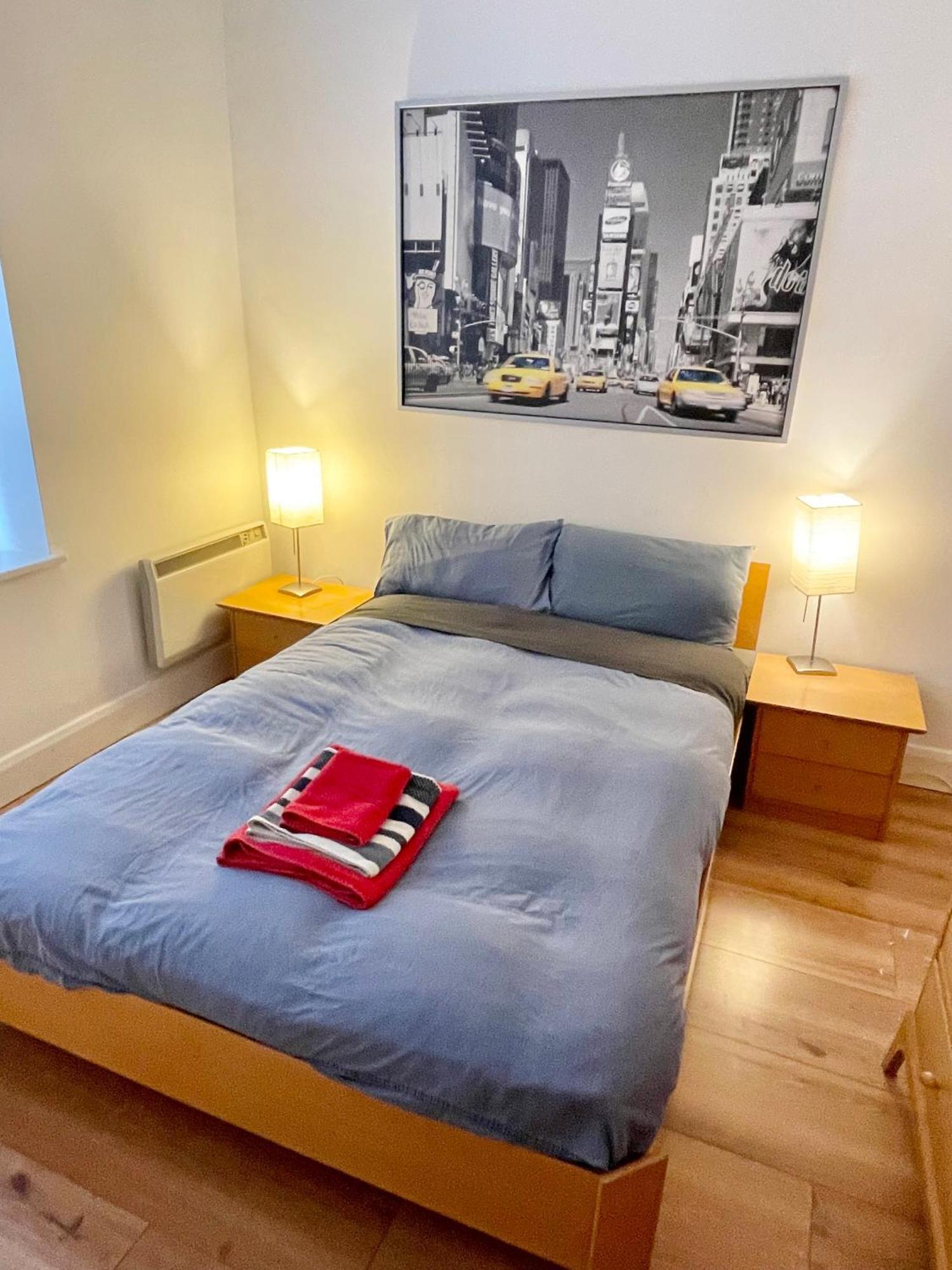 1 Bedroom In Temple Bar Apartment *