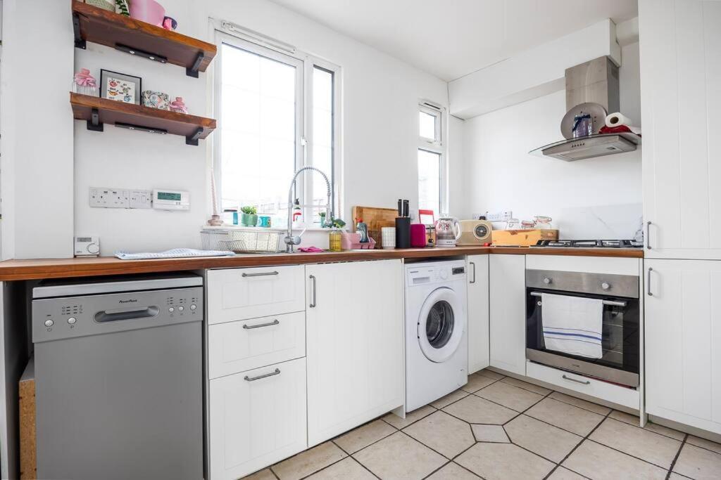 Holiday home Lovely 2br House - 8 Min Walk To Broombridge Station Dublin
