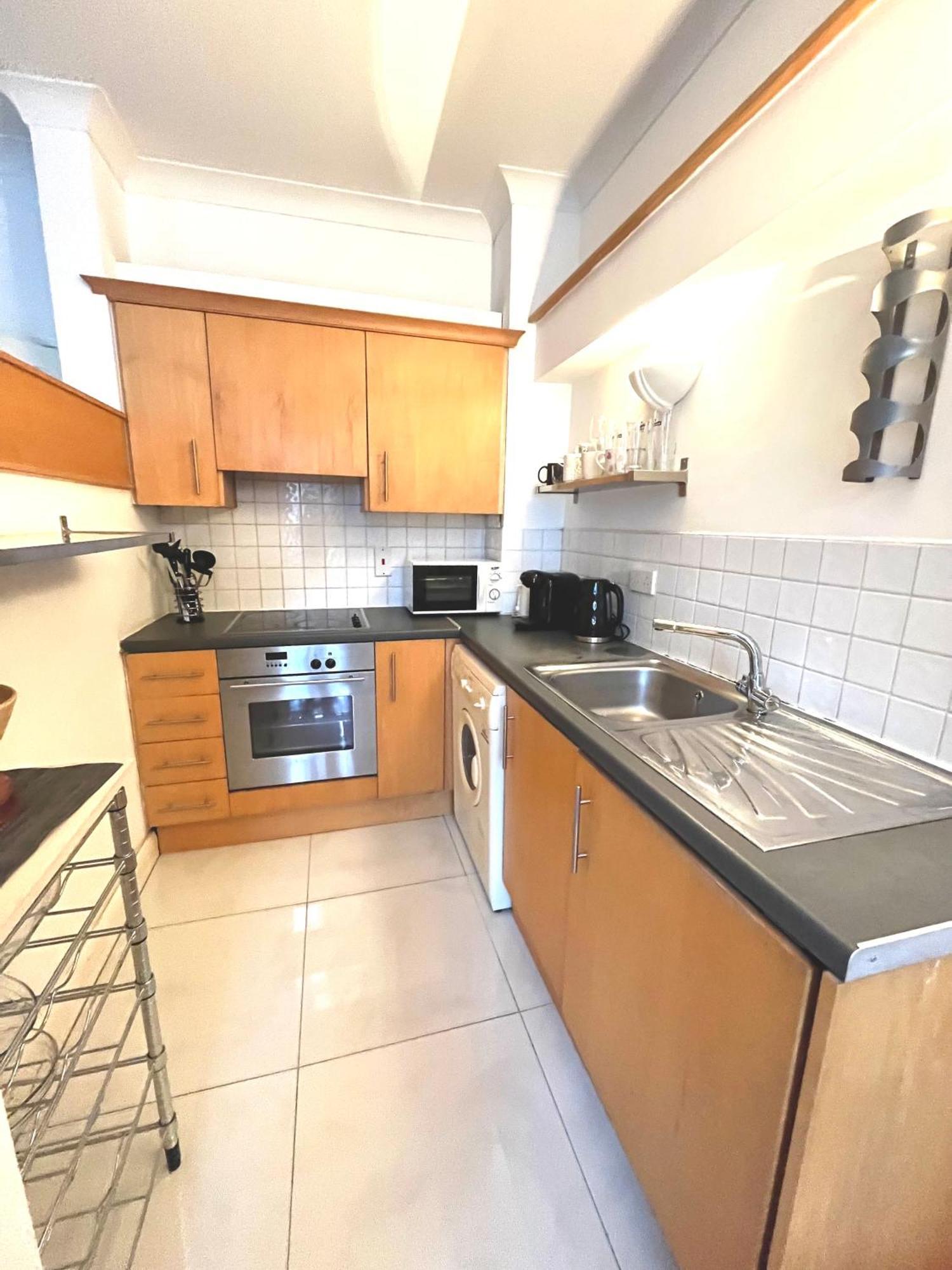 Beautiful In Temple Bar Apartment *