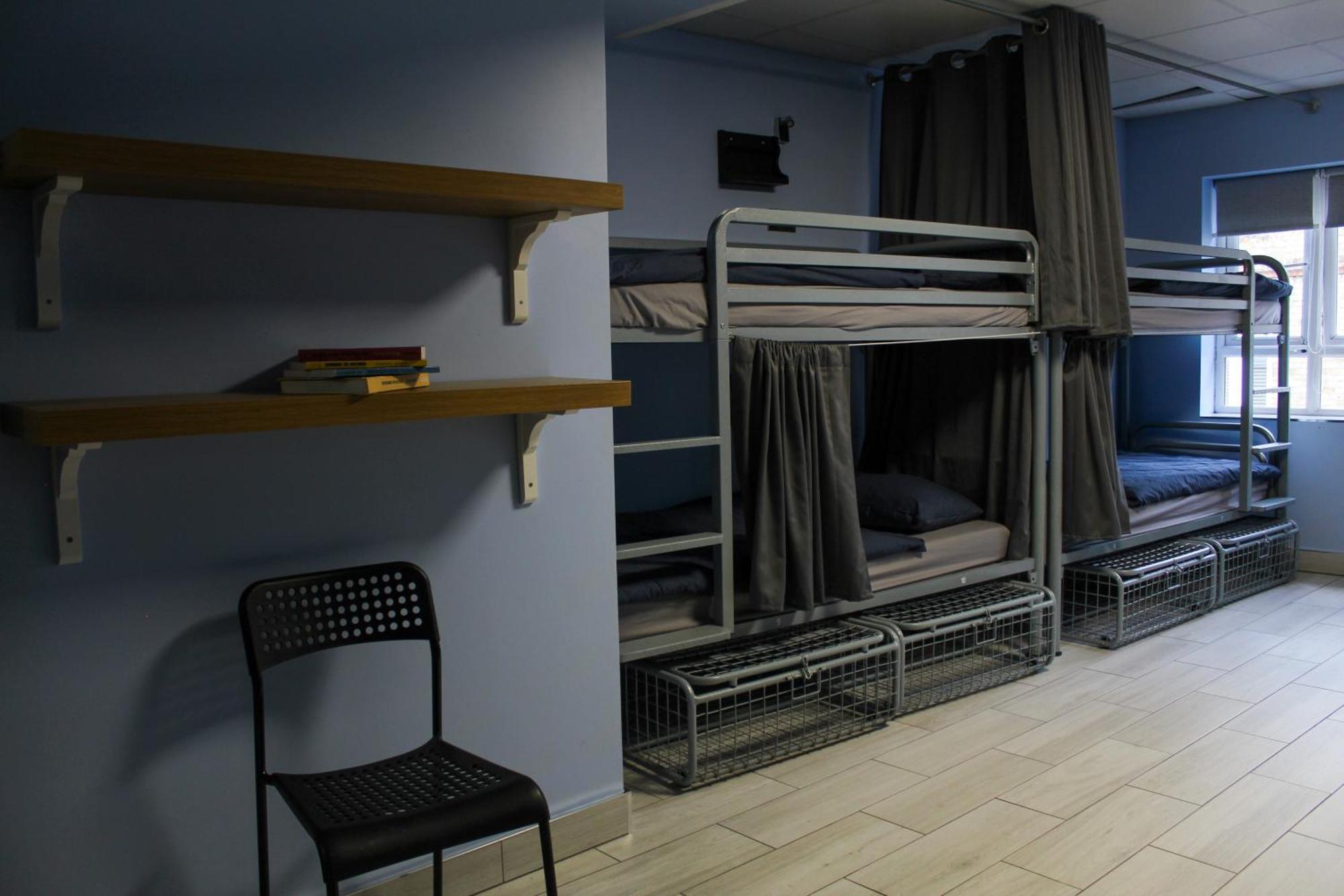 Abbey Court Hostel *