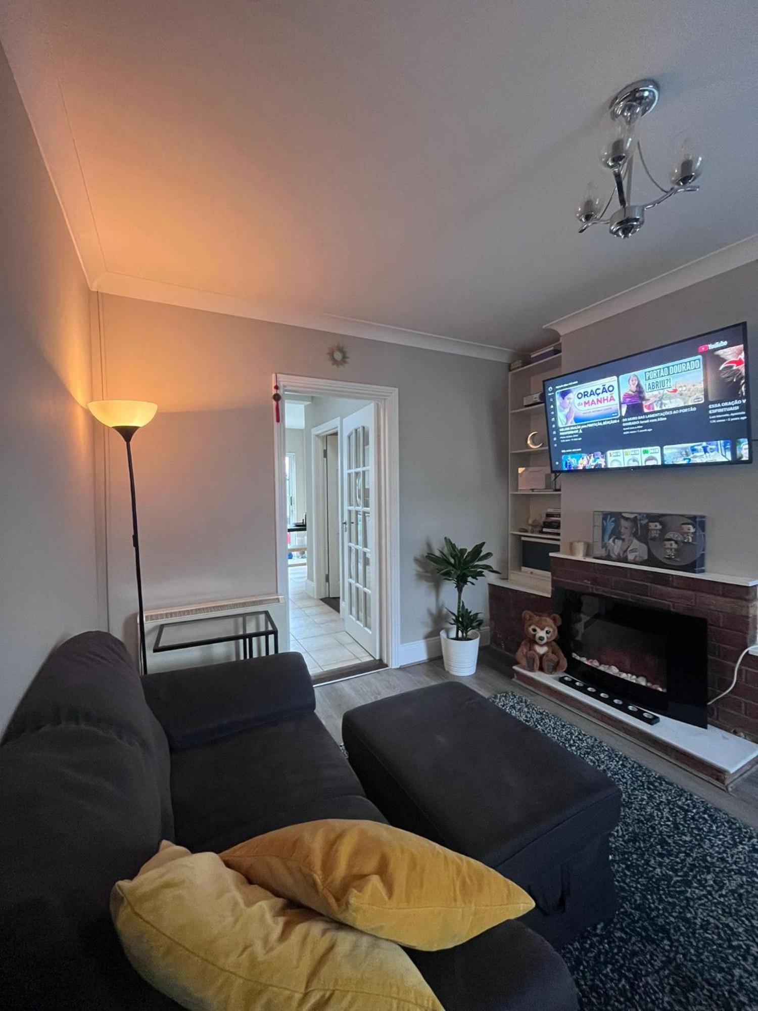 Holiday home Whole Private Flat - *