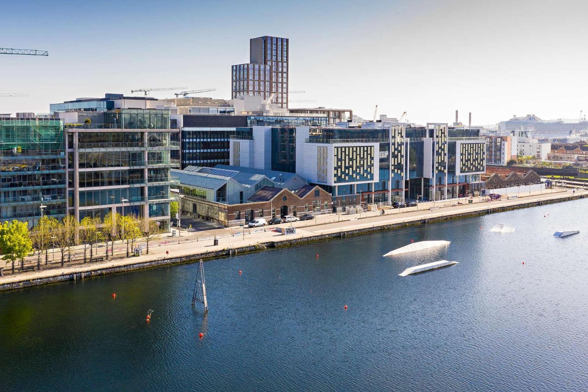 Docklands Waterfront Luxury Apartment Dublin