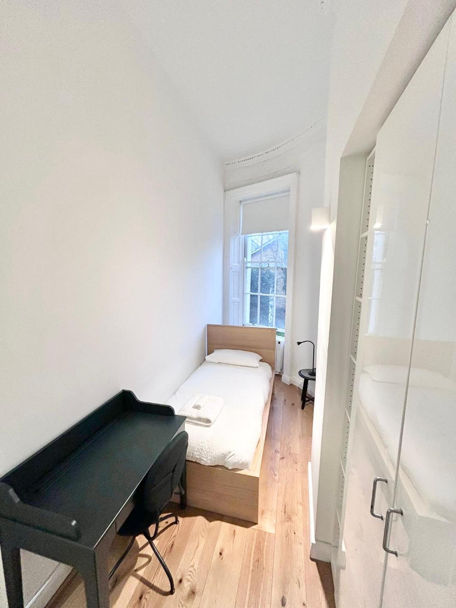 2 Bed In Centre * Dublin