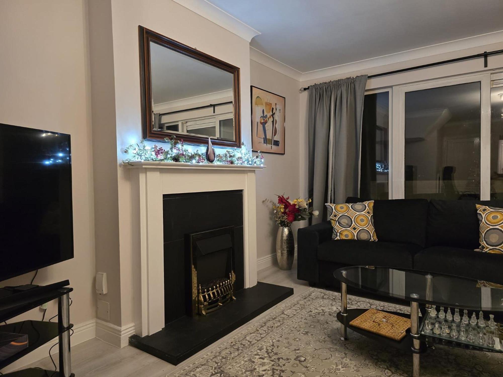 - 3 Bedroom Cosy - Sleeps Max 7 Vakantiehuis