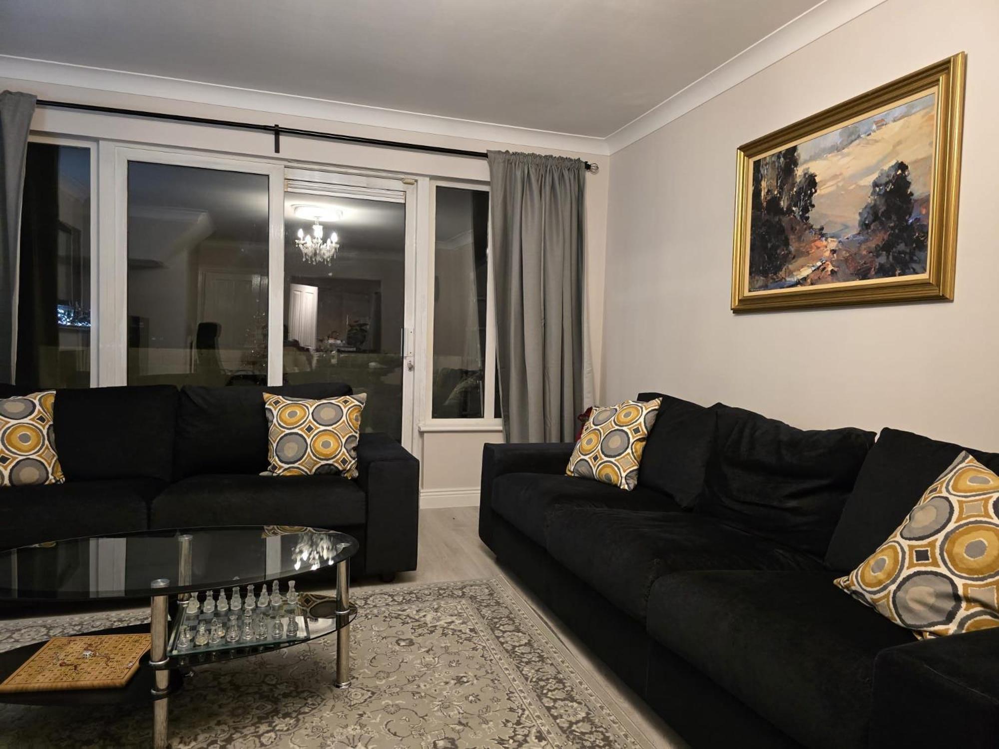 - 3 Bedroom Cosy - Sleeps Max 7 Vakantiehuis *