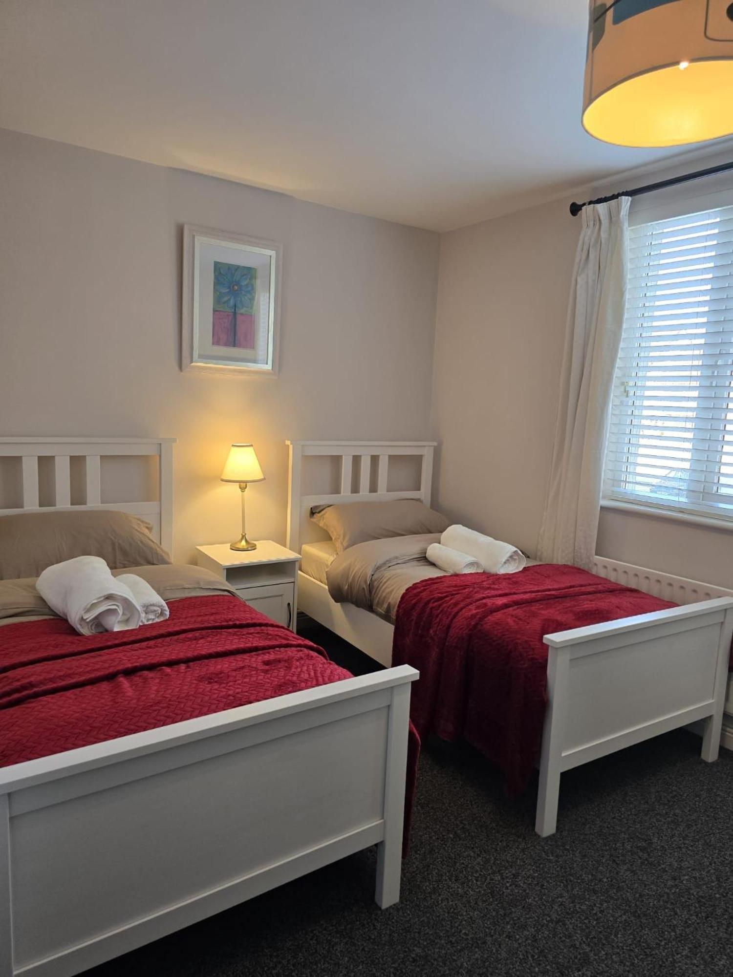 Vakantiehuis - 3 Bedroom Cosy - Sleeps Max 7