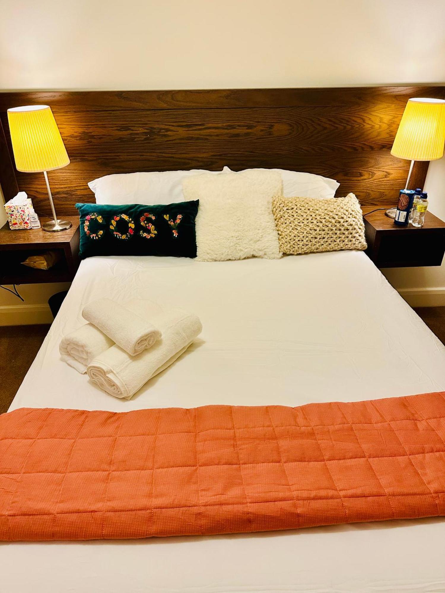 Peaceful And Cosy In Wprivate Bath - Close To Airport Homestay