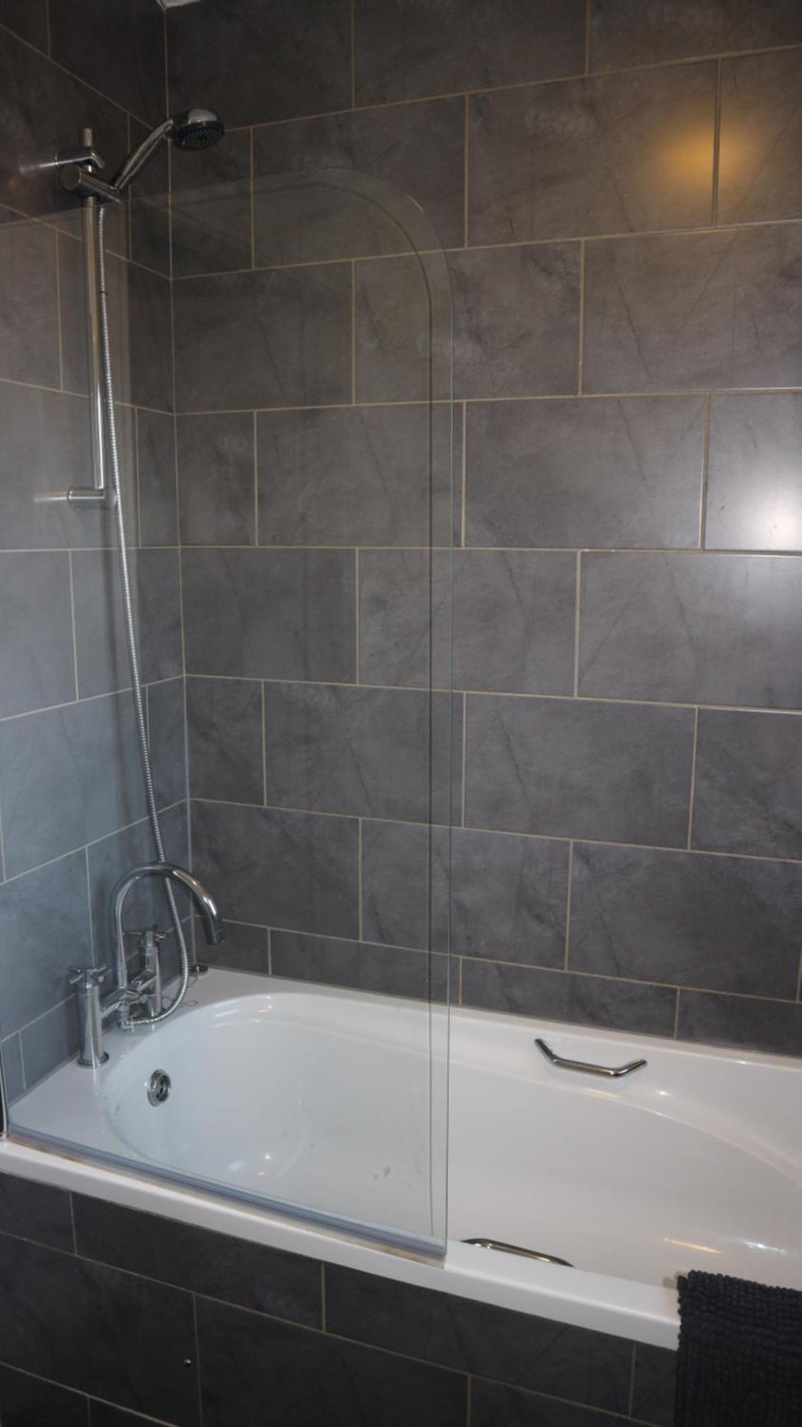 Apartment Conveniently Located, 2 Bedroom Modern