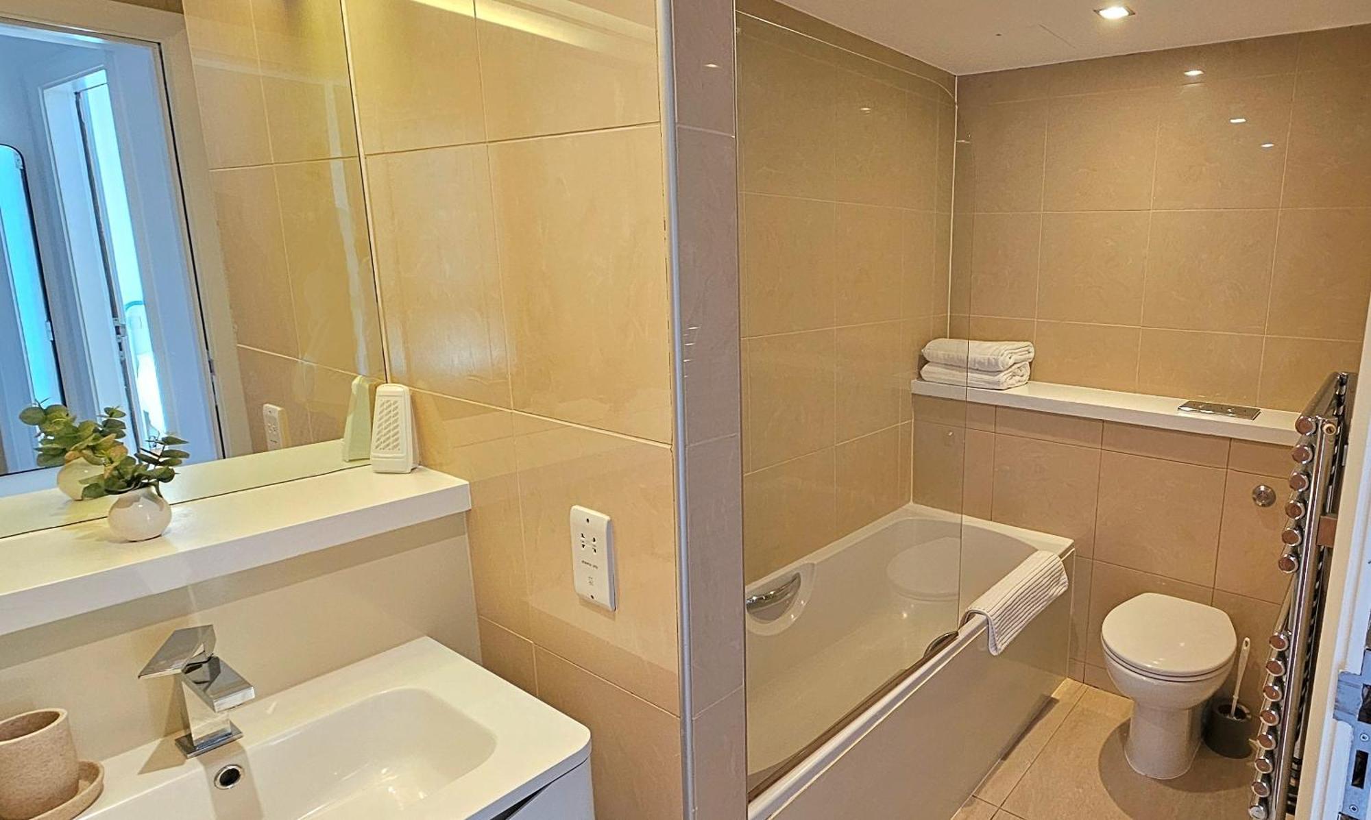 Temple Bar 1bd Large & Newly Upgraded Sleeps 4 Apartment Dublin