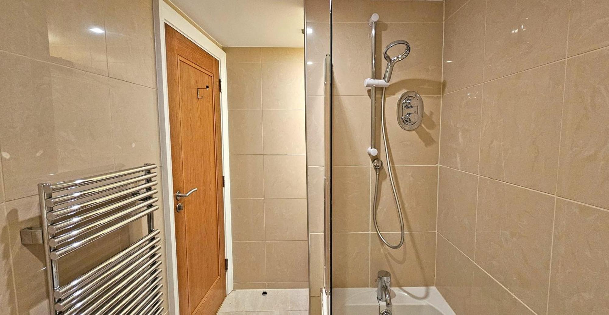 Temple Bar 1bd Large & Newly Upgraded Sleeps 4 Apartment
