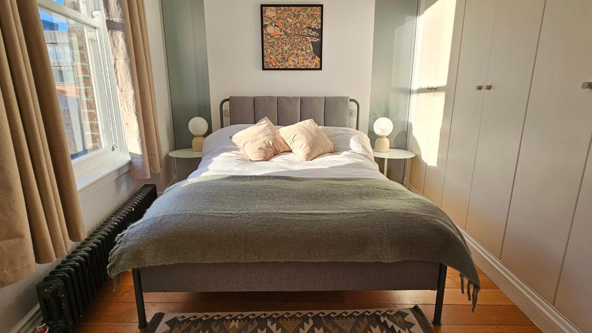 Apartment Temple Bar 1bd Large & Newly Upgraded Sleeps 4 *