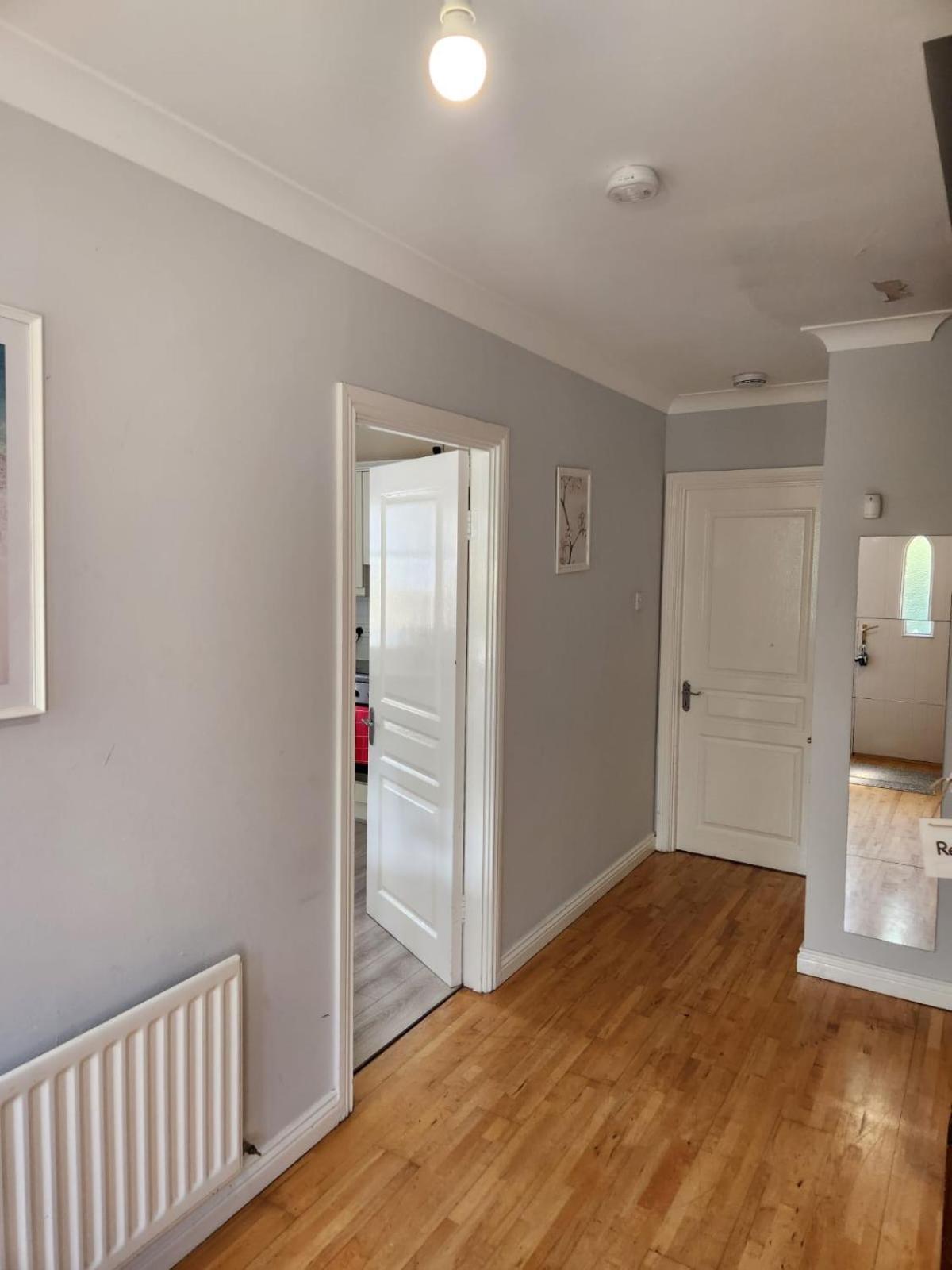 Entire Place Close To Airport & Appartement *