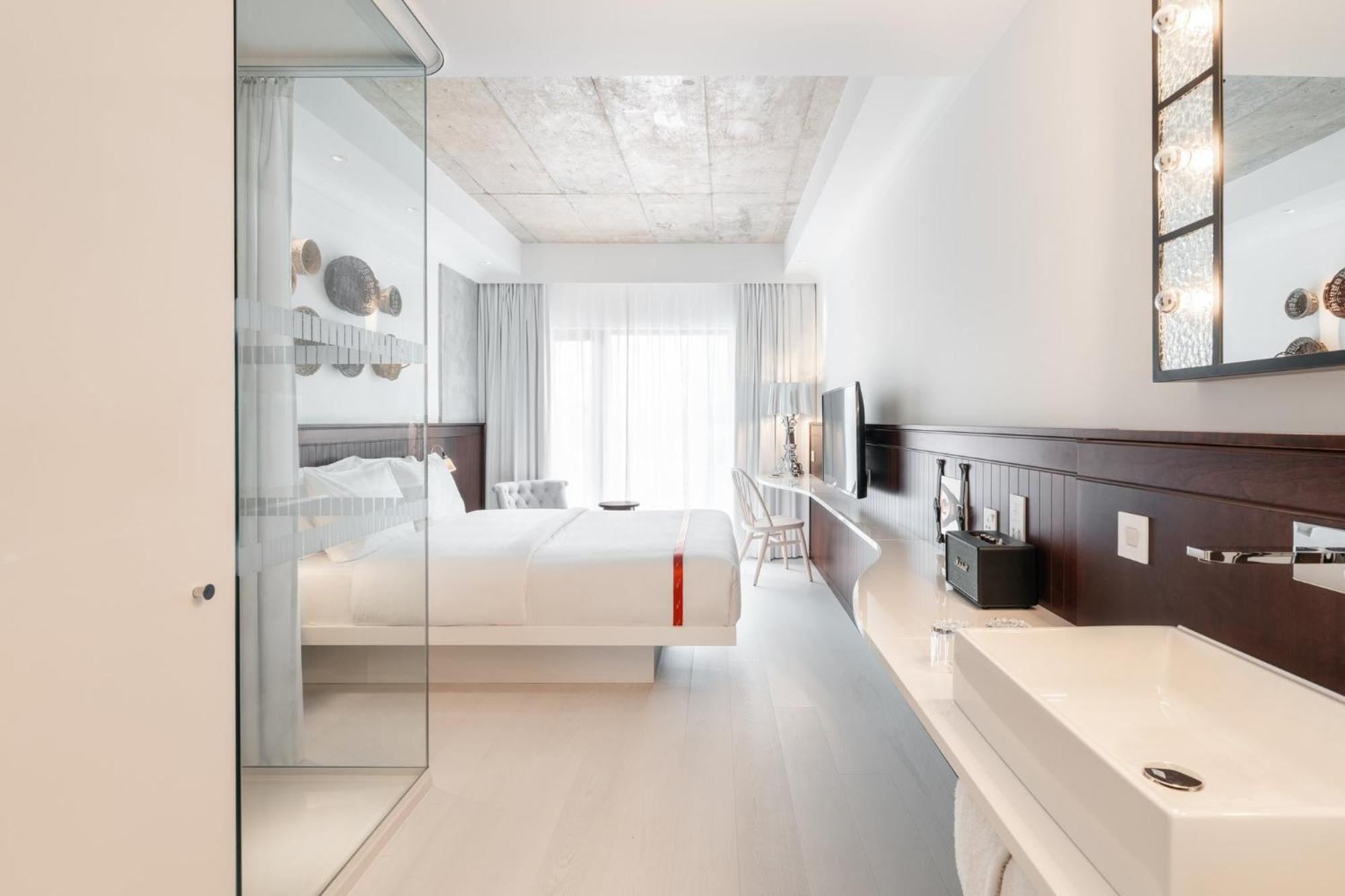 Ruby Molly Hotel
