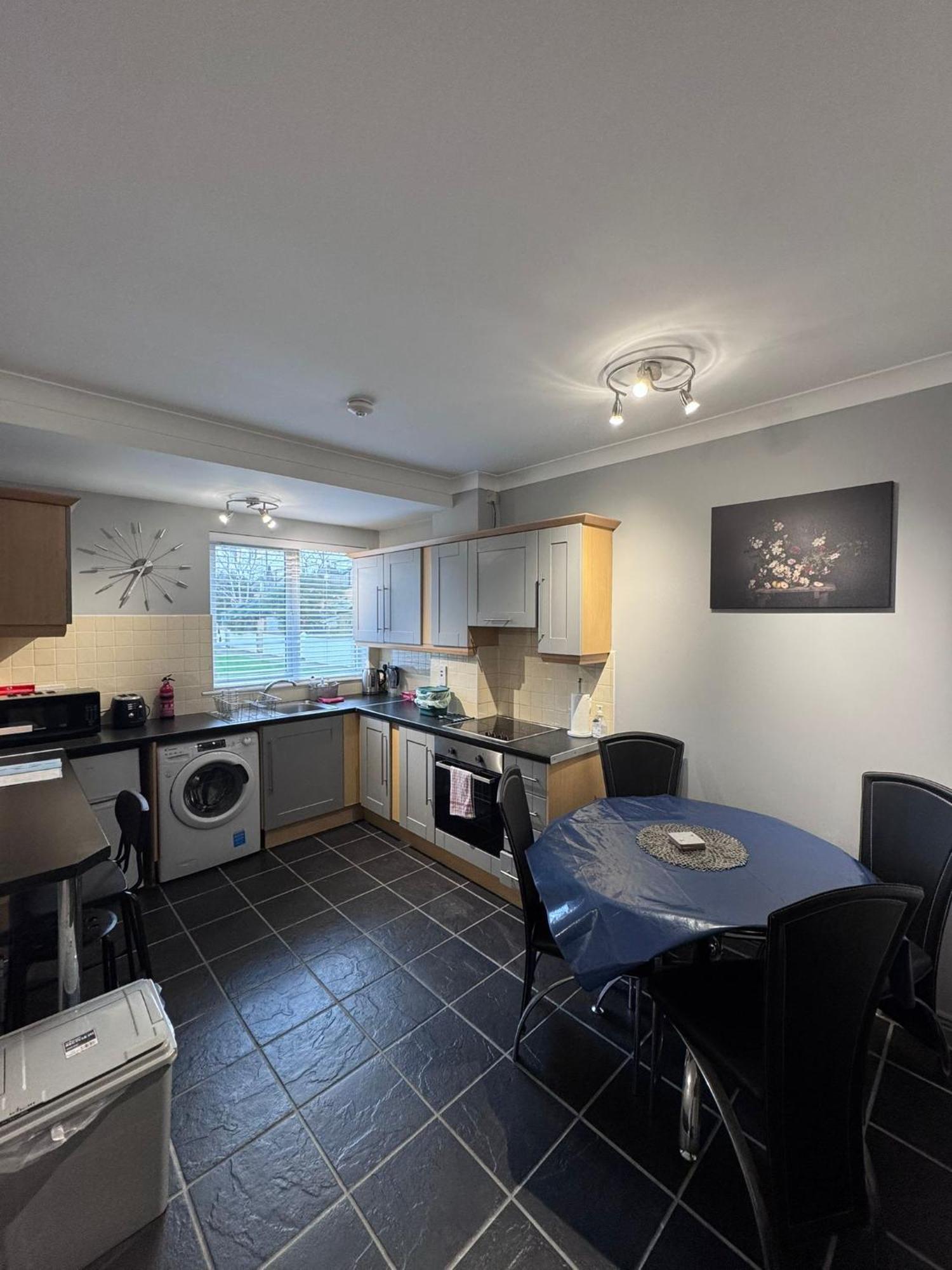Apartment Modern Good Distance From And Airport 4people