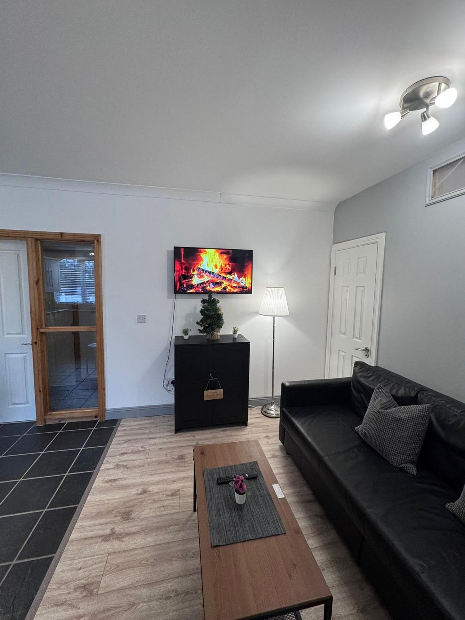 Modern Good Distance From And Airport 4people Dublin