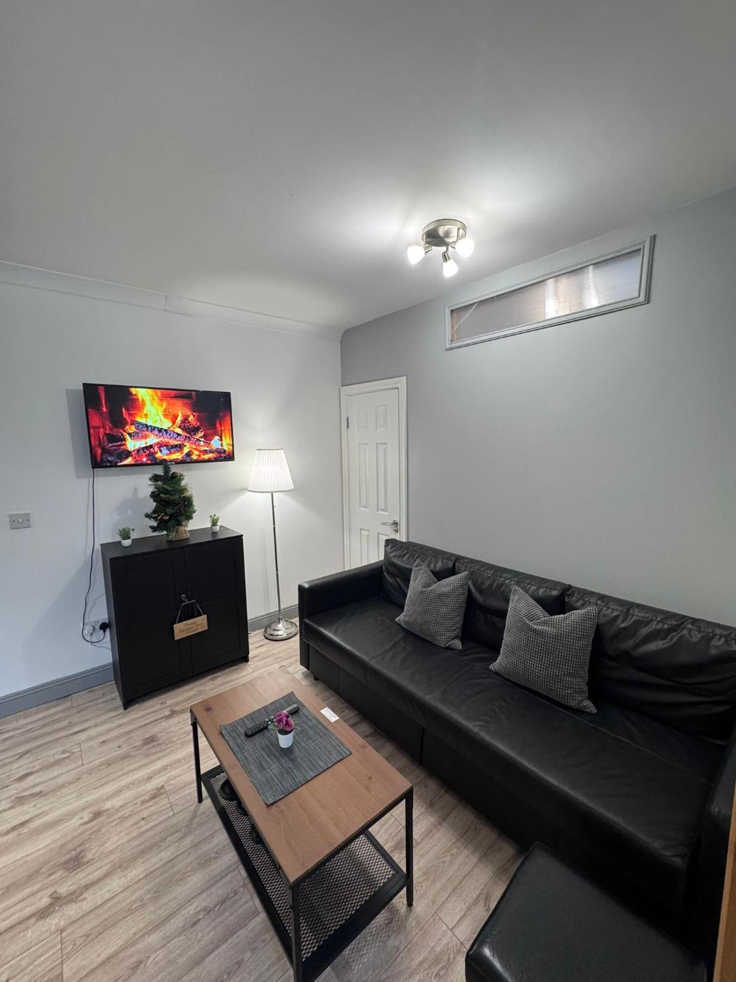 Modern Good Distance From And Airport 4people Apartment