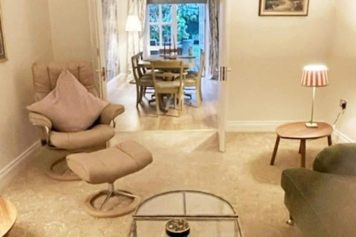 Townhouse In 4 - Check Connttact From Photos For Details ! Close To ! Ferienhaus Dublin