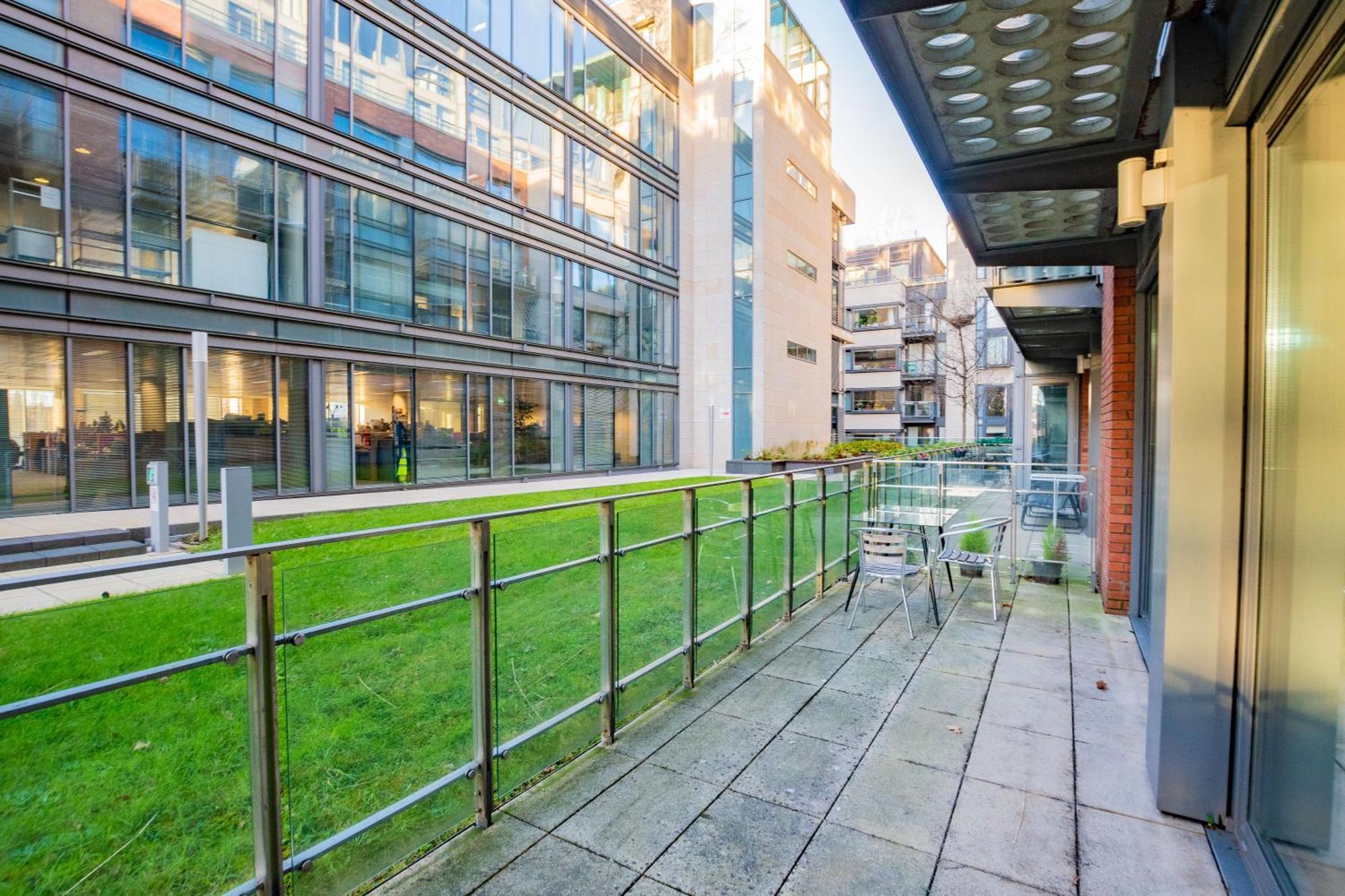 Bright & Modern Apartment Dublin