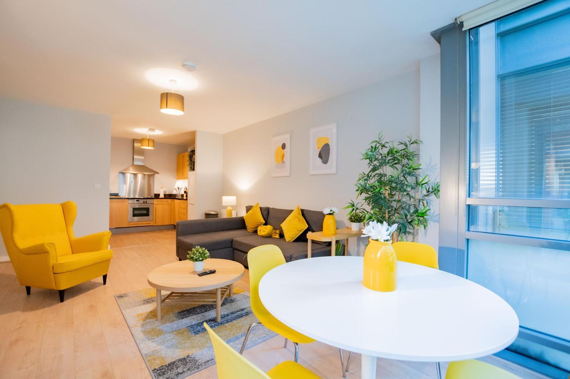 Bright & Modern Apartment *