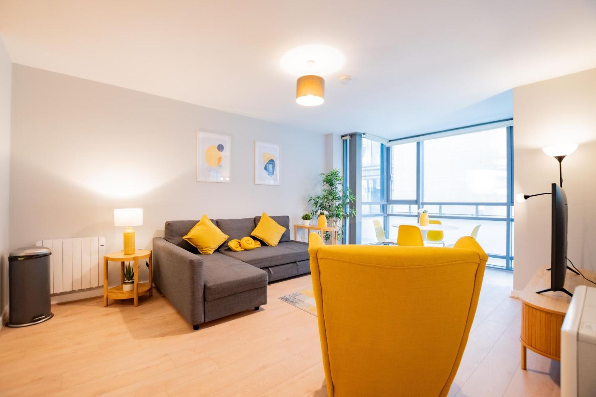 Bright & Modern Apartment
