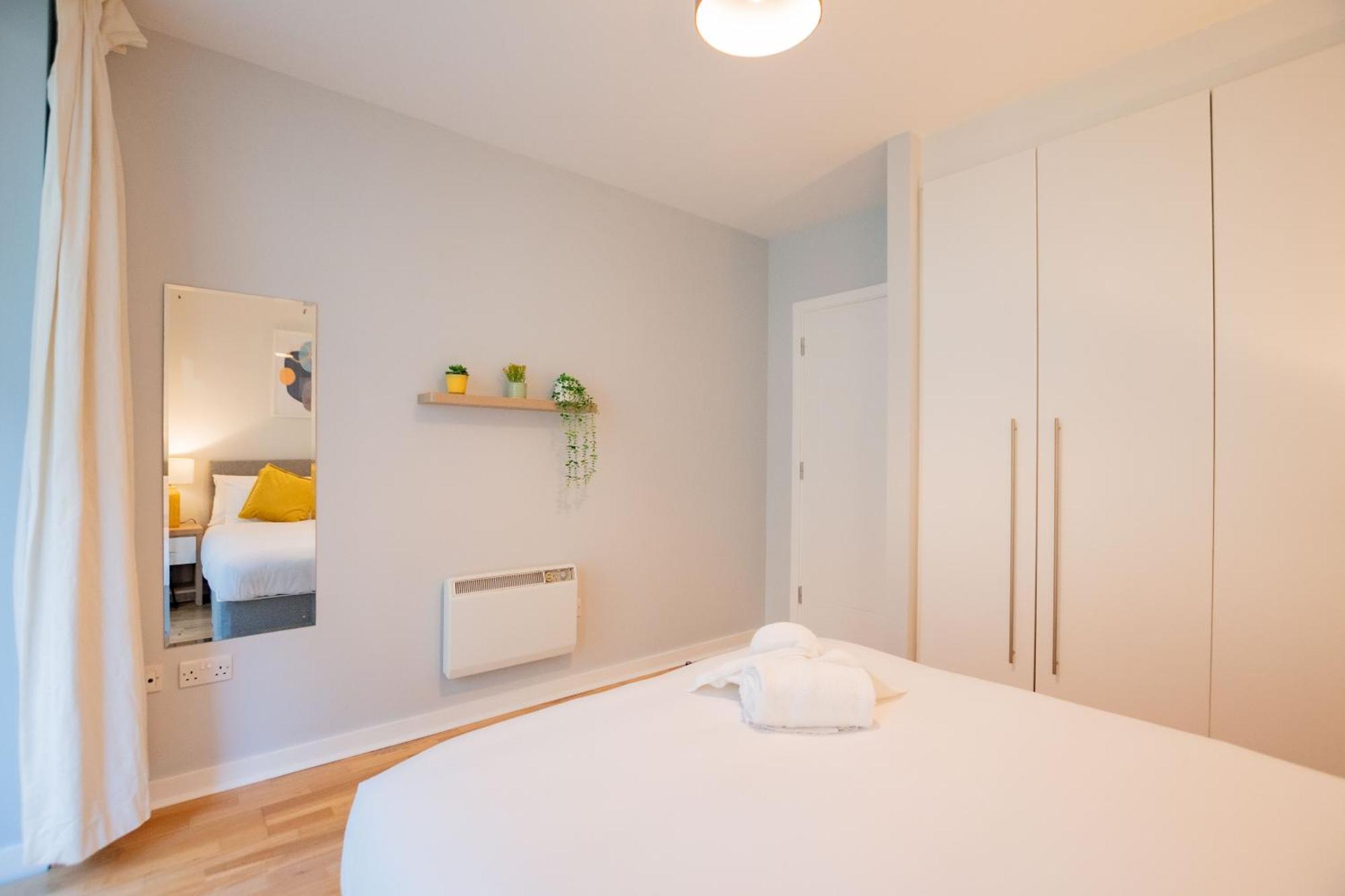 Bright & Modern Apartment