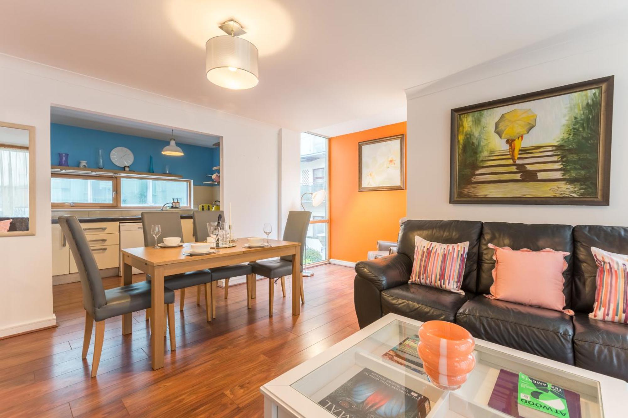 Bright, Spacious Centre