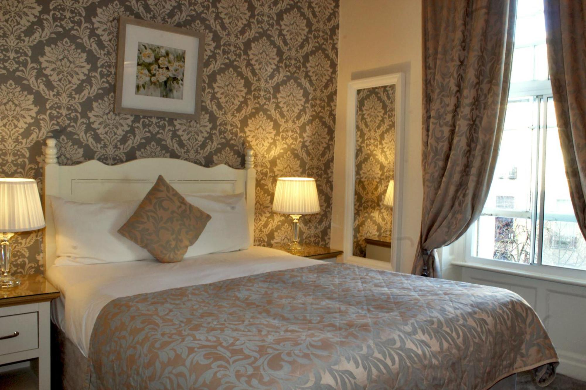 Baggot Court Townhouse 3*