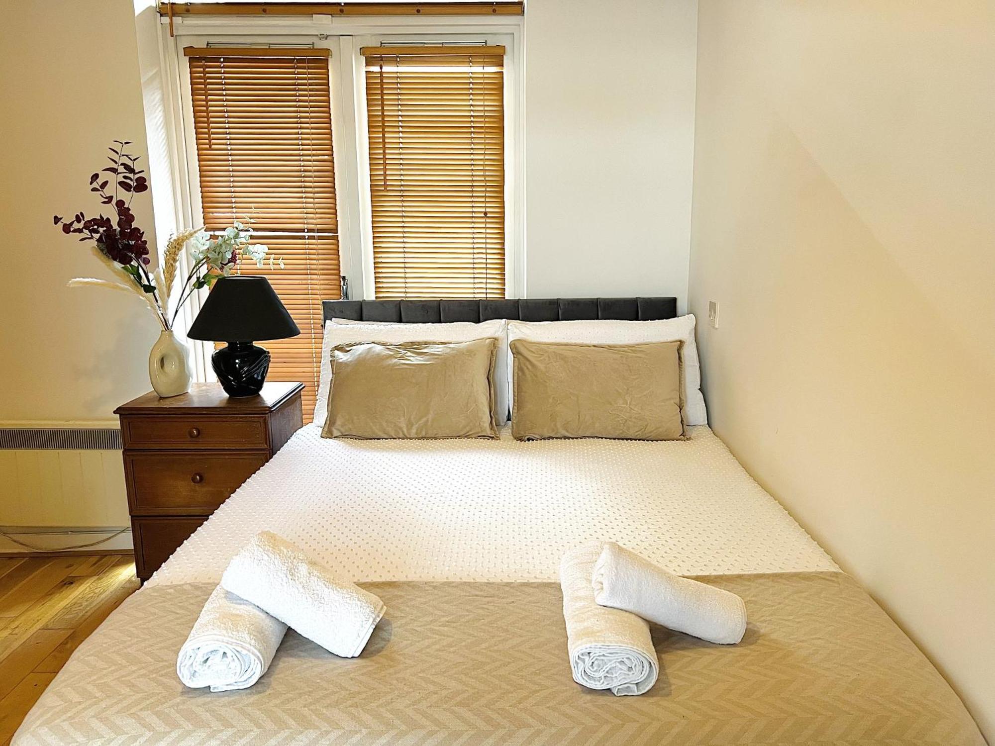 Cosy River View Flat At Temple Bar Apartment
