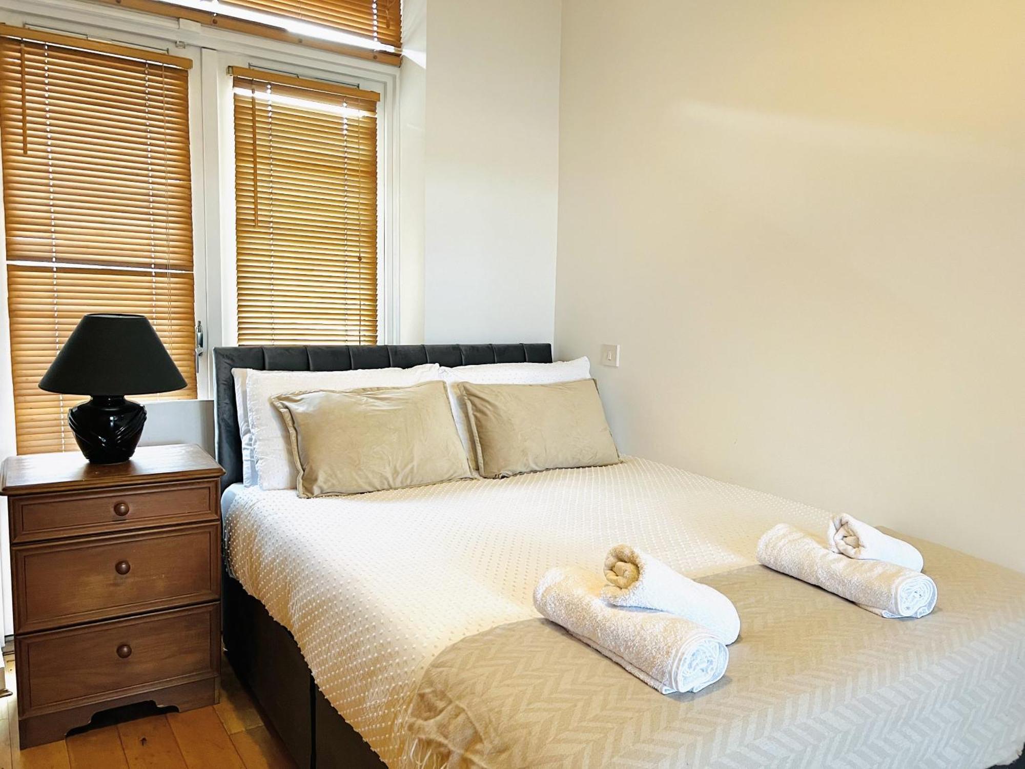 Cosy River View Flat At Temple Bar
