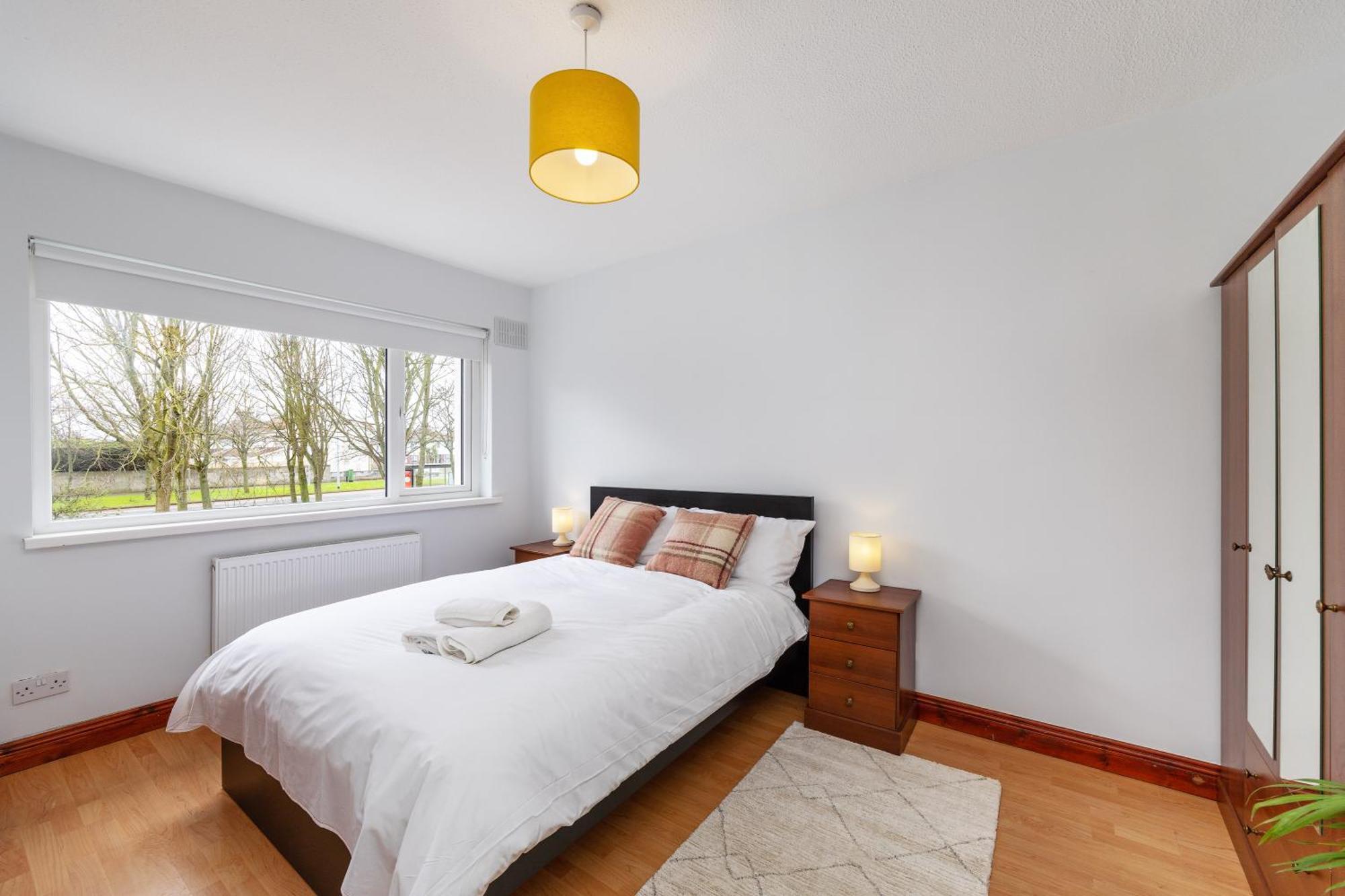 Centre Modern 3 Bedroom House Ferienhaus