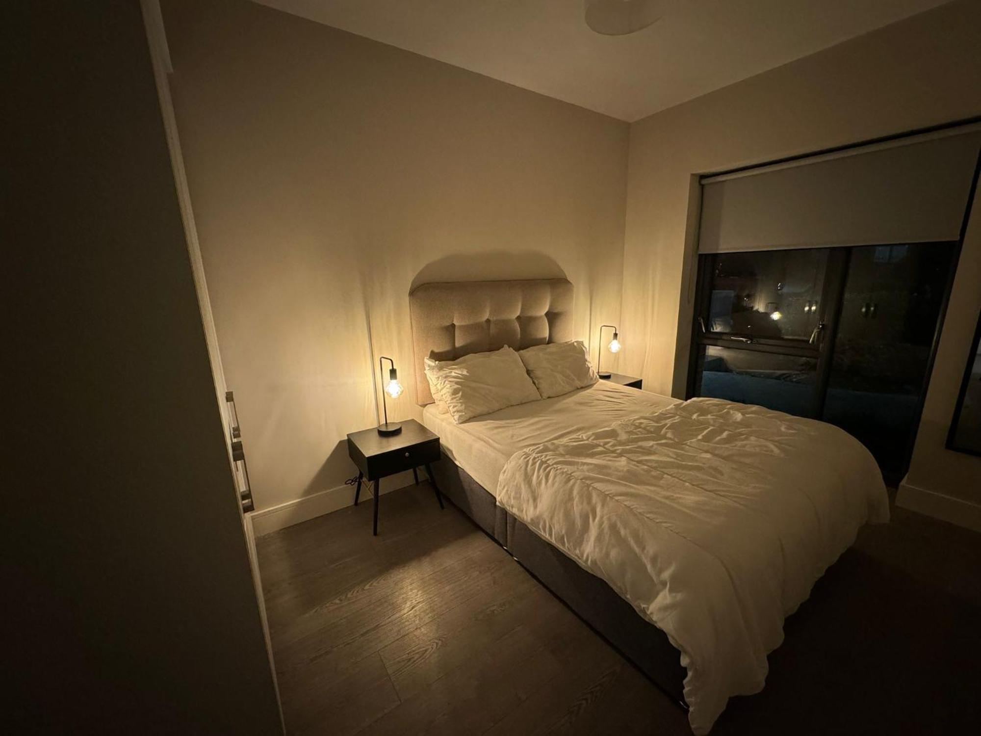 King Size With Private Bathroom * Dublin