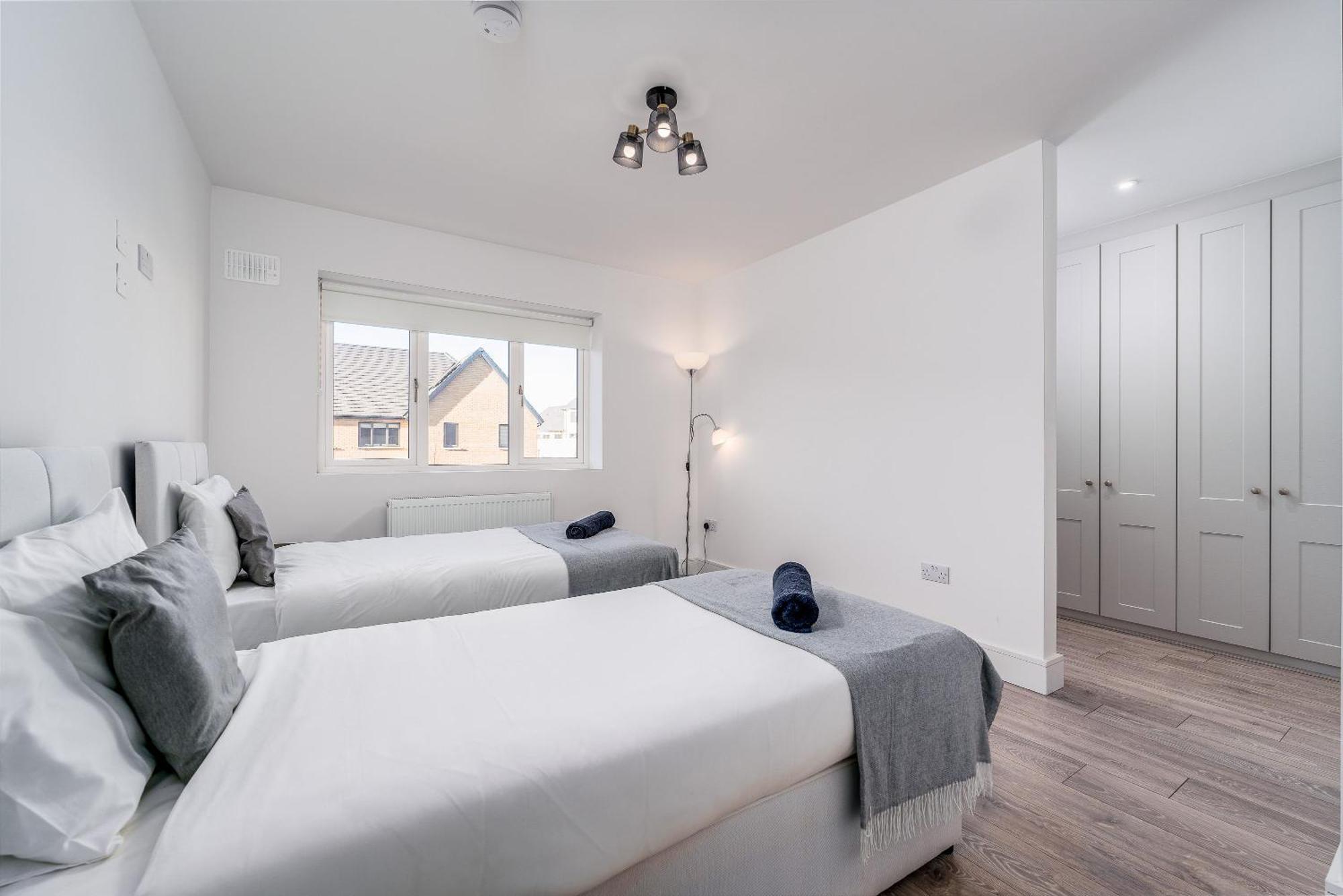 Citywest Contractor Housing - Sleeps 5 Vakantiehuis Dublin