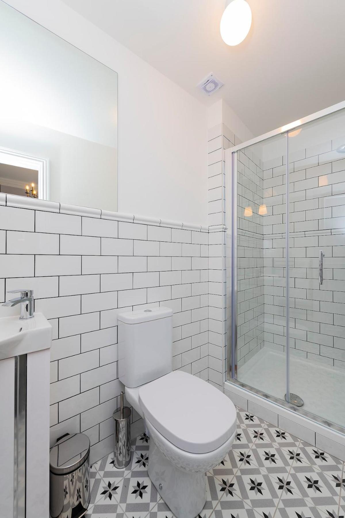 With Scenic Marina Views Apartment Dublin