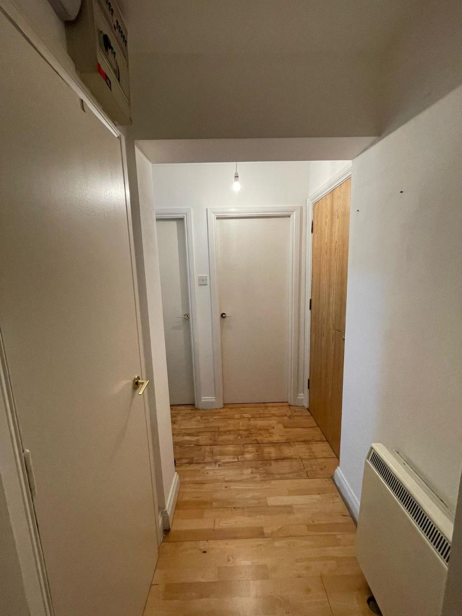 Spacious 2 Bedroom Near The Spire *